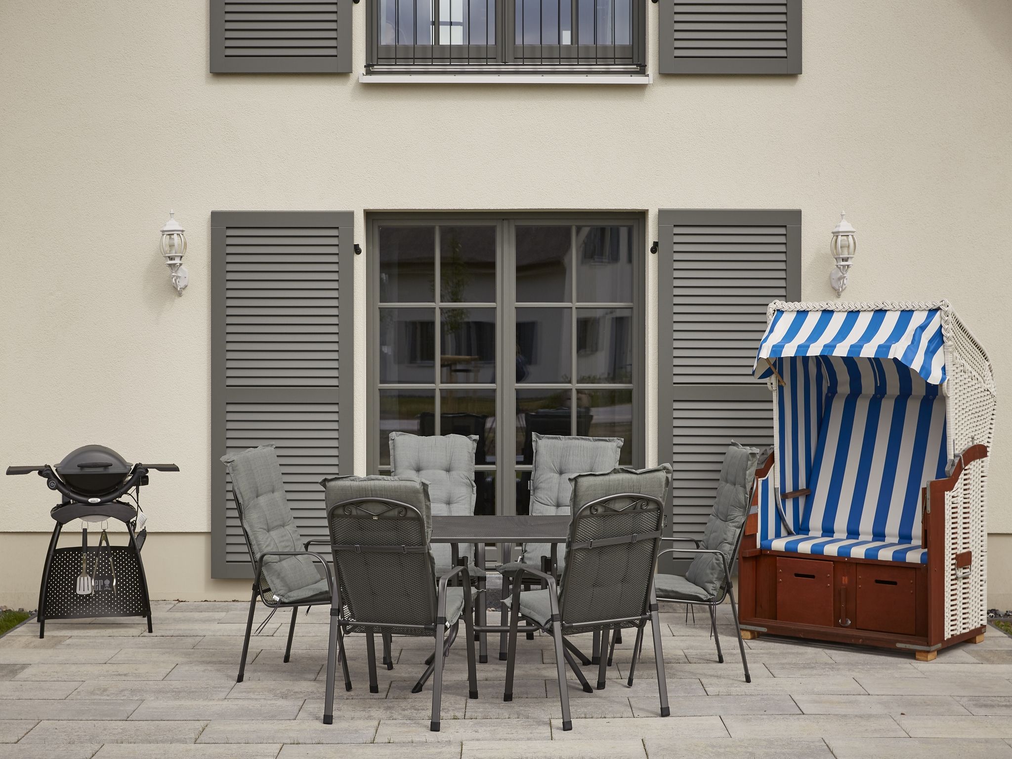 Premium Reetdachvilla mit 3 Schlafzimmern, Sauna und Kamin (E15) - Terrasse