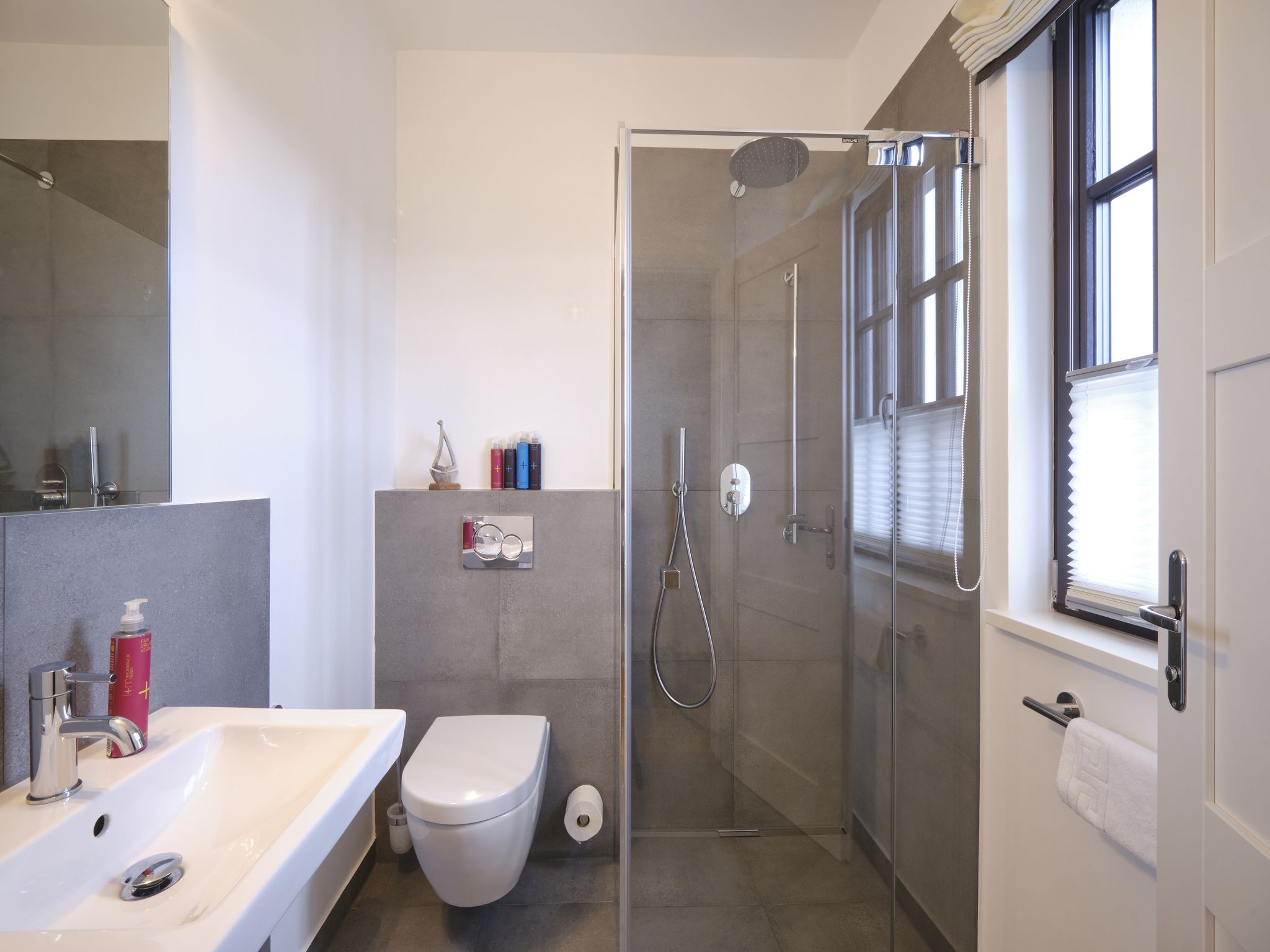 LuxusPlus Reetdachvilla mit 4 Schlafzimmern, Sauna und Kamin (G08) - Badezimmer