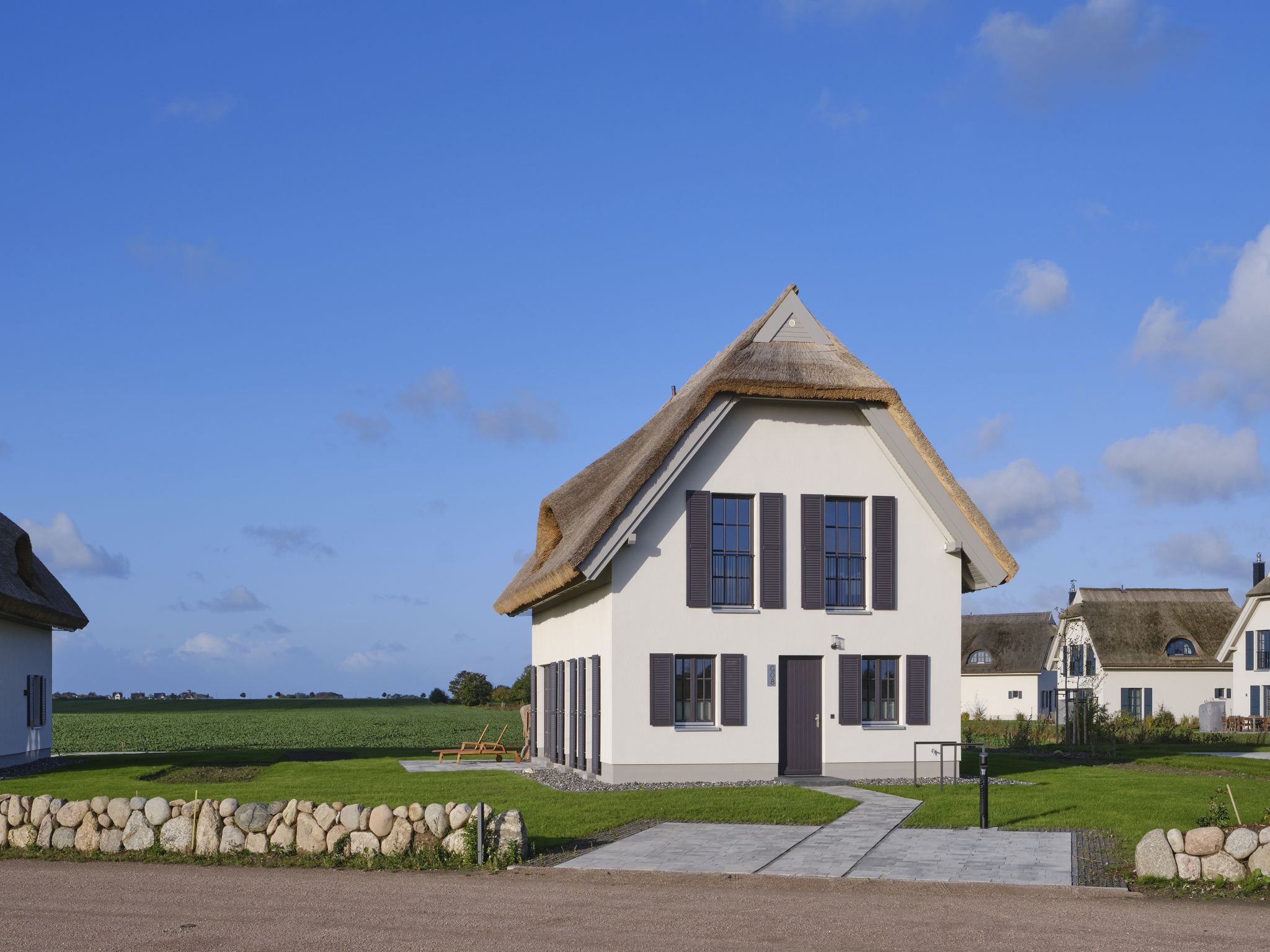 LuxusPlus Reetdachvilla mit 4 Schlafzimmern, Sauna und Kamin (G08) - Hauptansicht