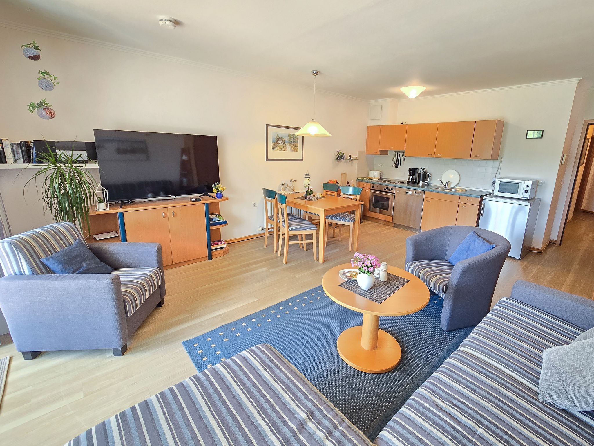 Dünenpark Binz Komfort Ferienwohnung mit 1 Schlafzimmer und Terrasse im Erdgeschoss (117) Insel Rügen - Wohnzimmer