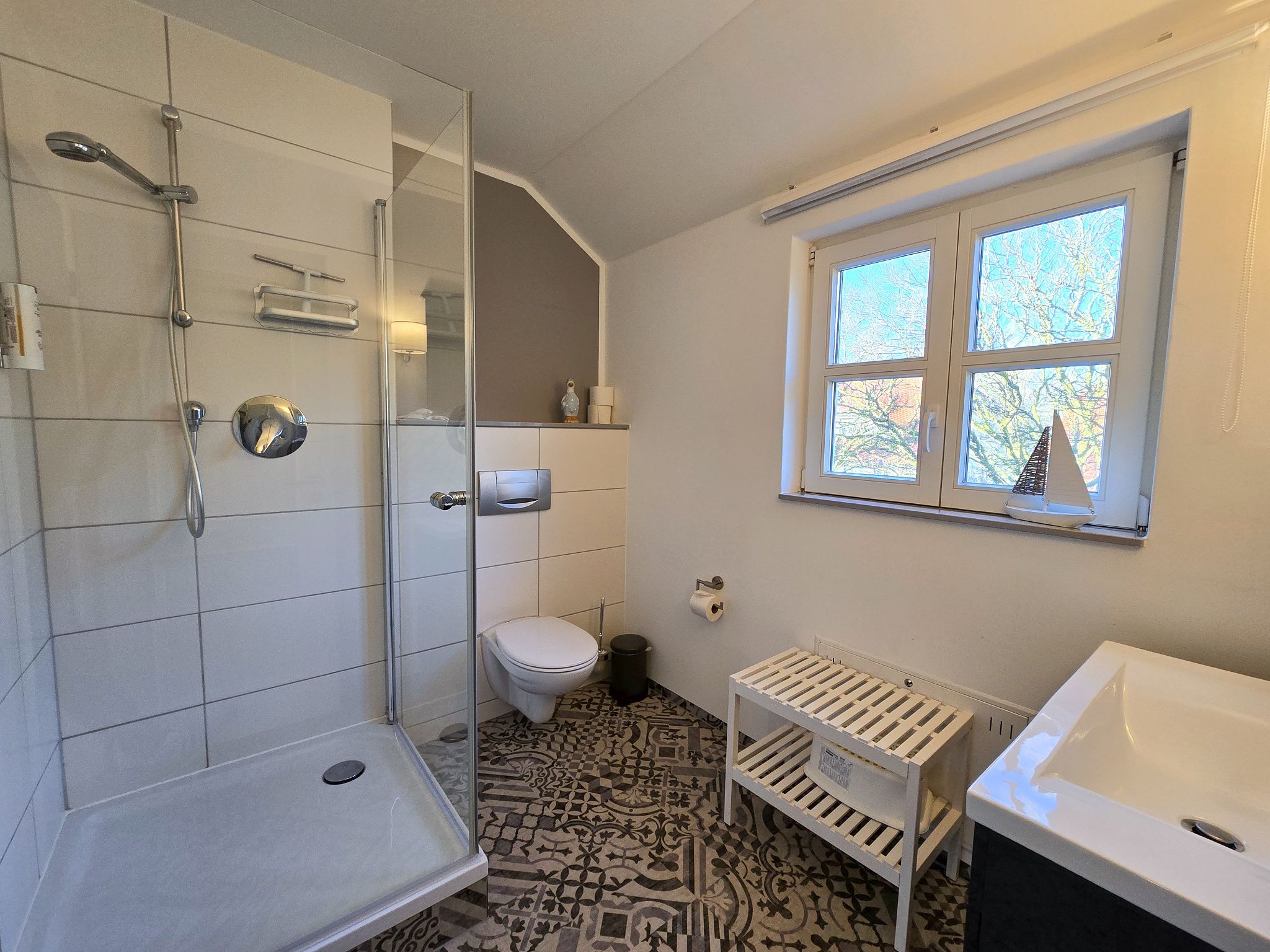 Feriendorf Rugana Komfortplus Ferienwohnung mit 1 Schlafzimmer (C32) Insel Rügen - Badezimmer