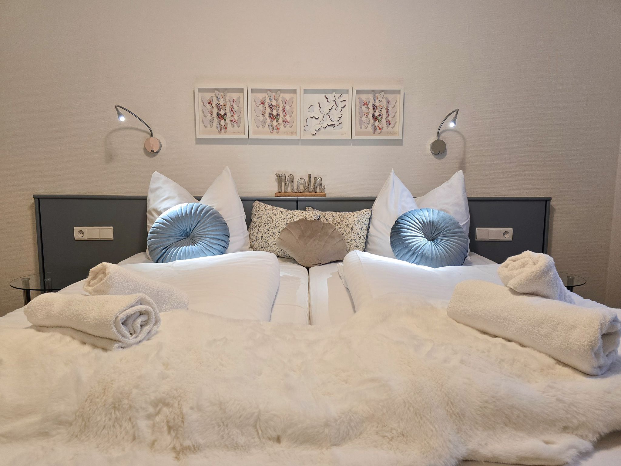 Dünenpark Binz Komfortplus Ferienwohnung mit 1 Schlafzimmer und Balkon im Obergeschoss (181) Insel Rügen - Schlafzimmer