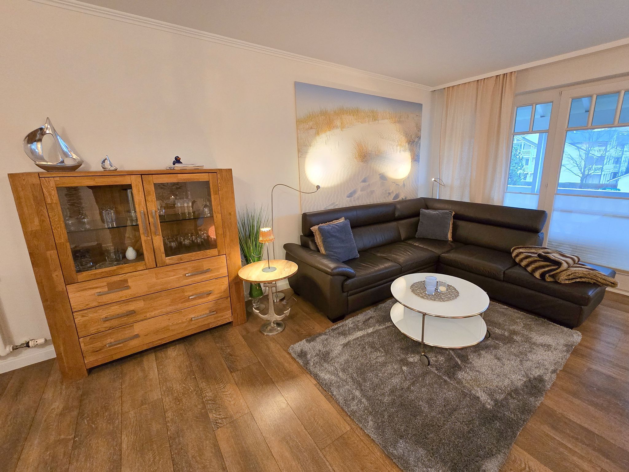 Dünenpark Binz Komfortplus Ferienwohnung mit 1 Schlafzimmer und Balkon im Obergeschoss (181) Insel Rügen - Wohnzimmer