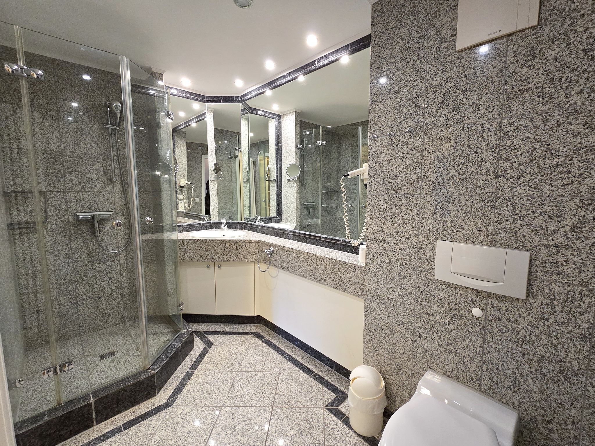 Dünenpark Binz Komfortplus Ferienwohnung mit 1 Schlafzimmer und Balkon im Obergeschoss (204) Insel Rügen - Badezimmer