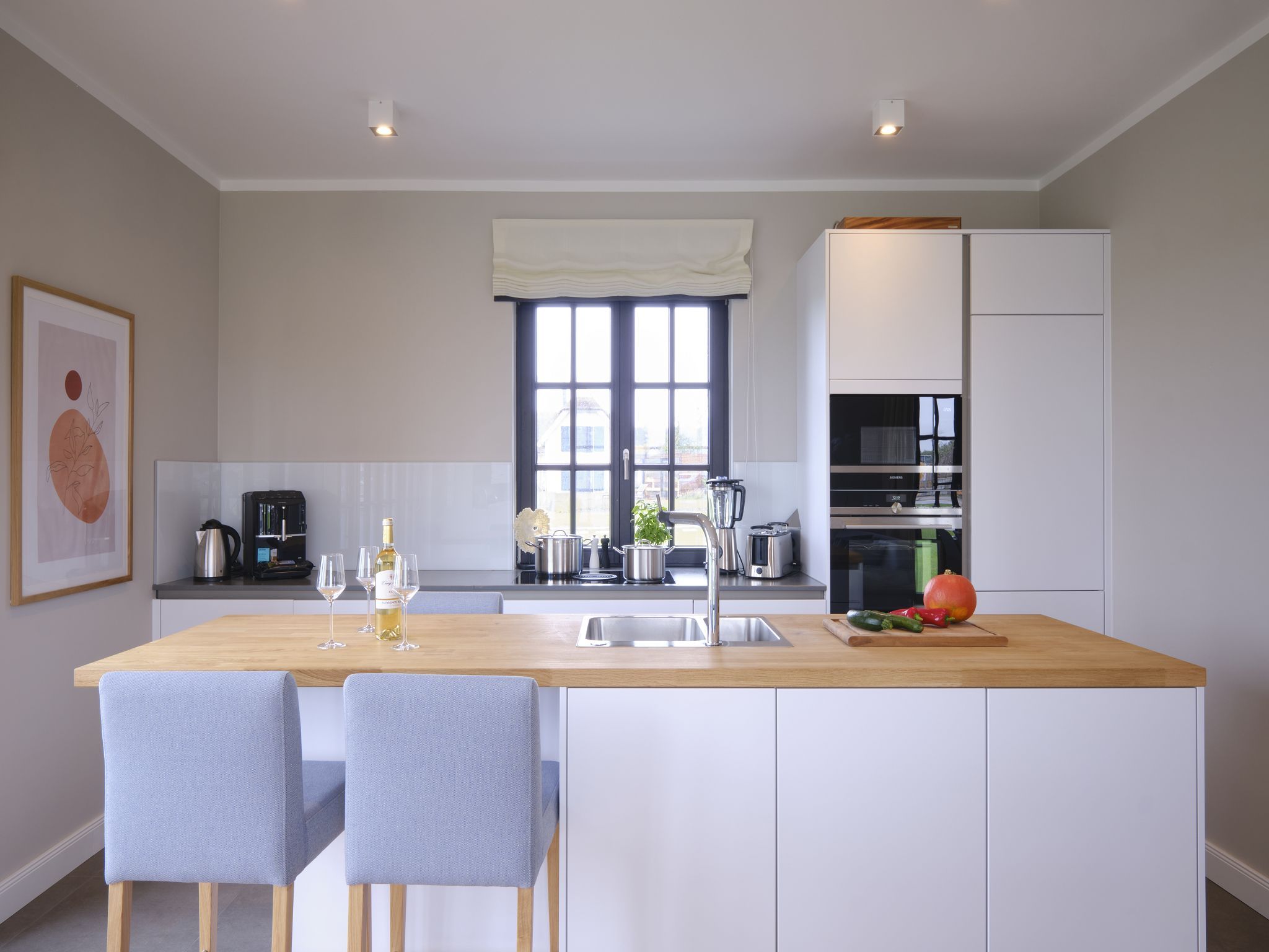 LuxusPlus Reetdachvilla mit 4 Schlafzimmern und Kamin (G15) - Küche / Küchenzeile