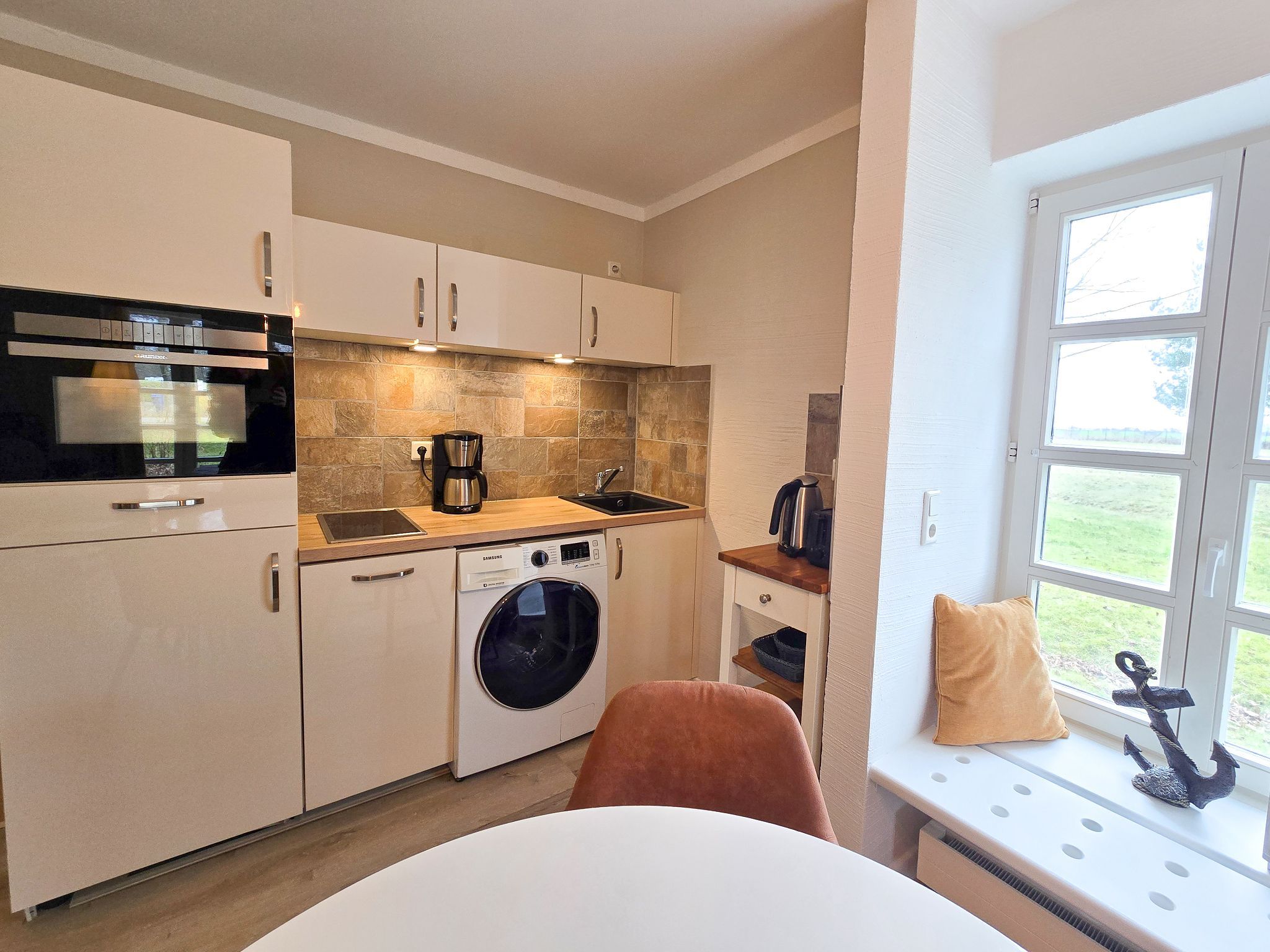 Feriendorf Rugana Komfortplus 1-Raum Ferienwohnung mit Terrasse (C47) Insel Rügen - Küche / Küchenzeile