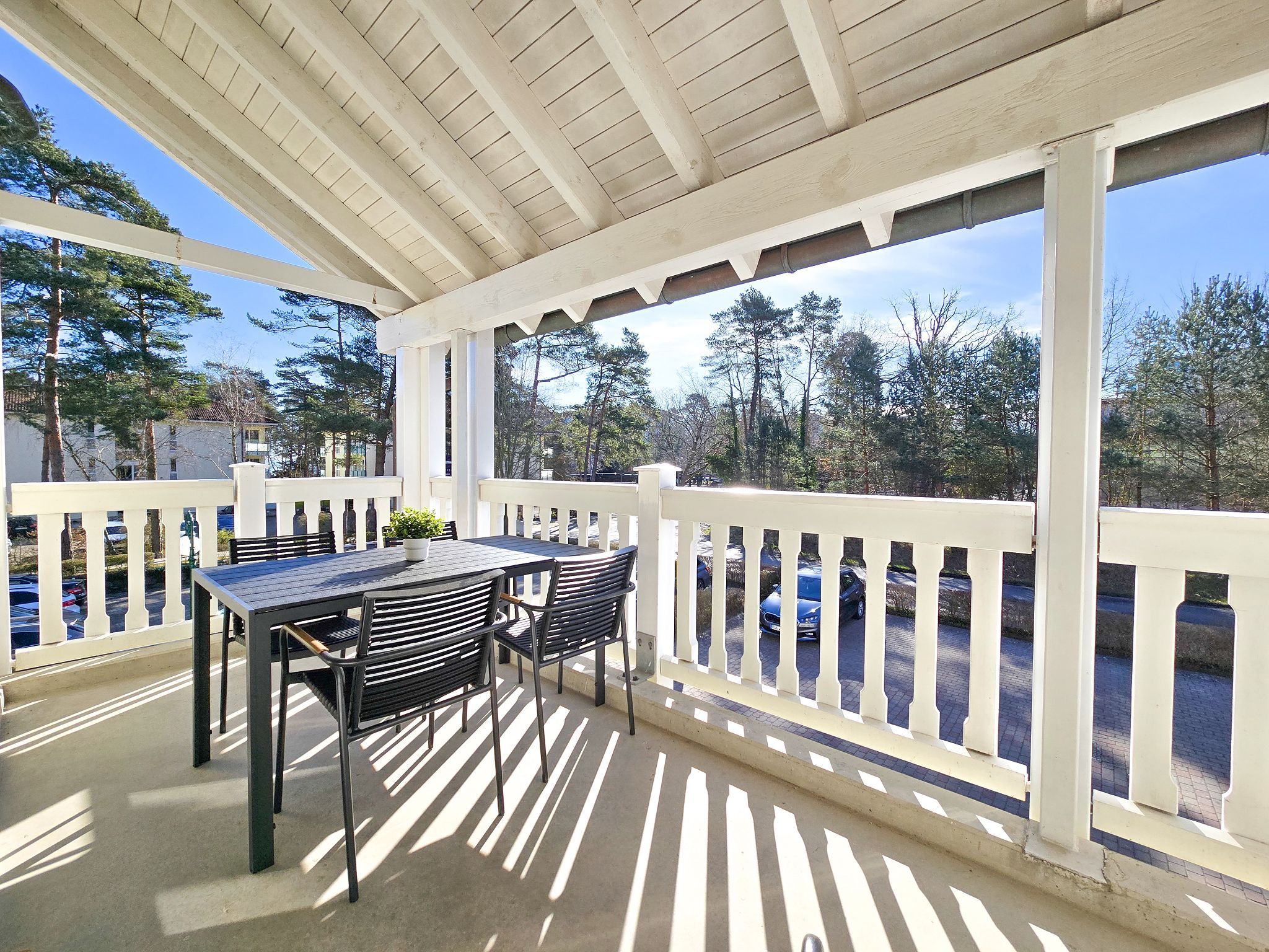 Dünenpark Binz Komfortplus Ferienwohnung mit 1 Schlafzimmer und Balkon im Obergeschoss (302) Insel Rügen - Balkon