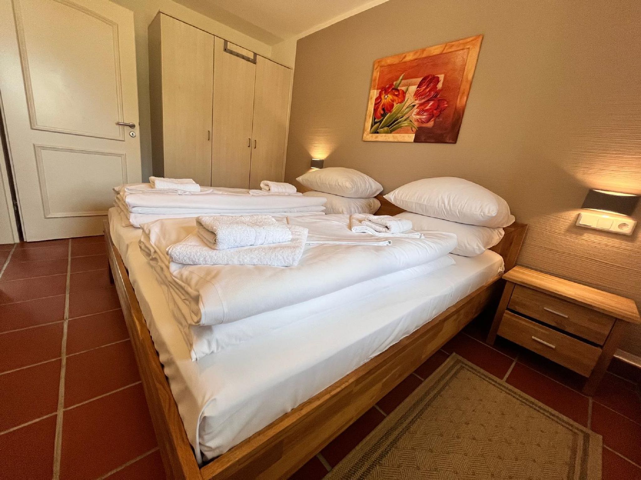 Feriendorf Rugana Komfortplus Ferienwohnung mit 1 Schlafzimmern und Terrasse (A29) Insel Rügen - Schlafzimmer