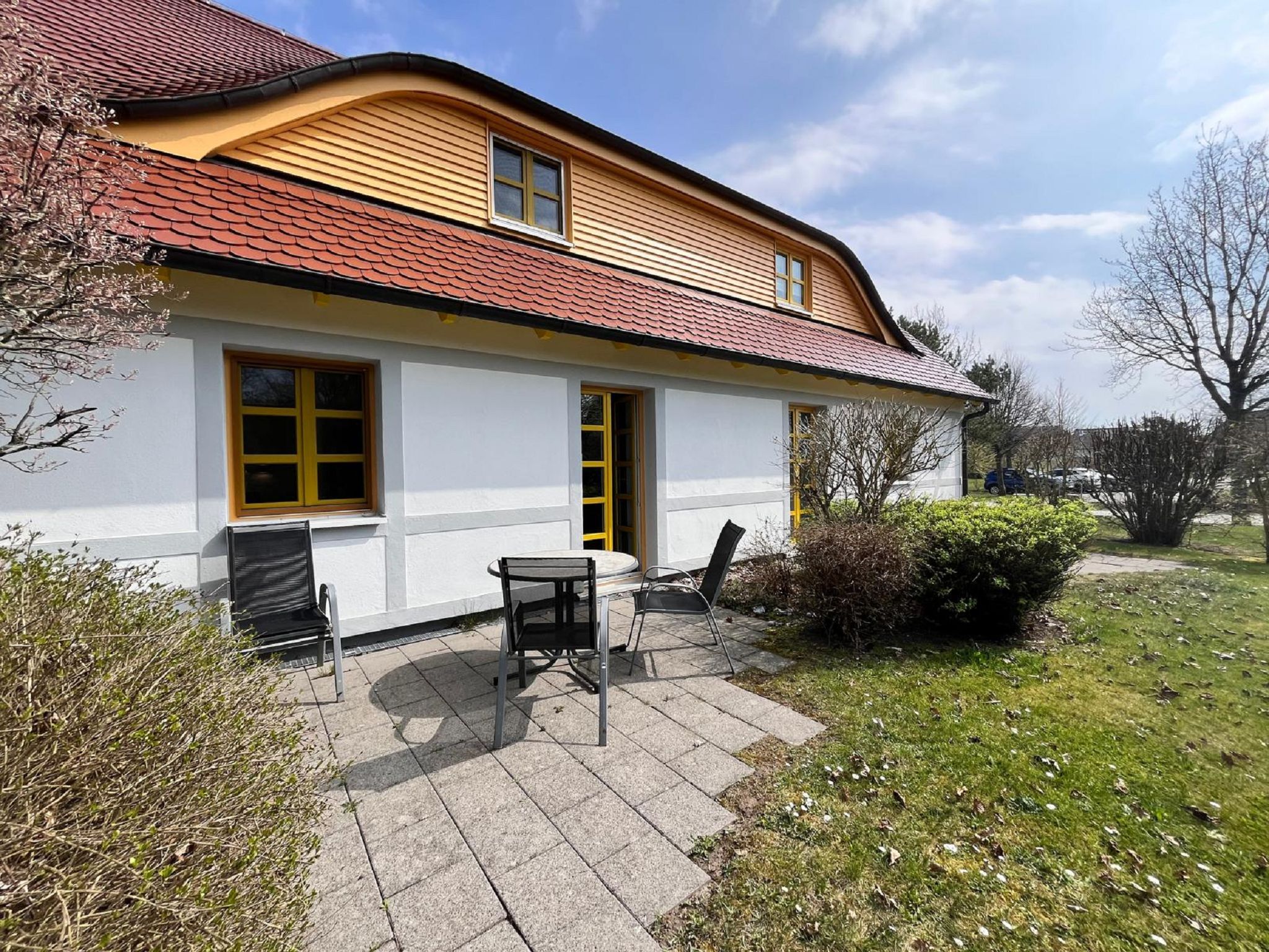 Feriendorf Rugana Komfortplus Ferienwohnung mit 1 Schlafzimmern und Terrasse (A29) Insel Rügen - Terrasse