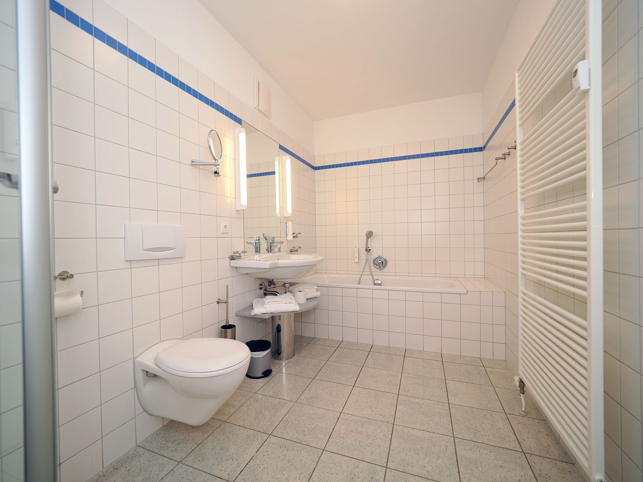 Kaiservillen Heringsdorf Ferienwohnung mit 2 Schlafzimmern und Balkon (D202) Insel Usedom - Badezimmer