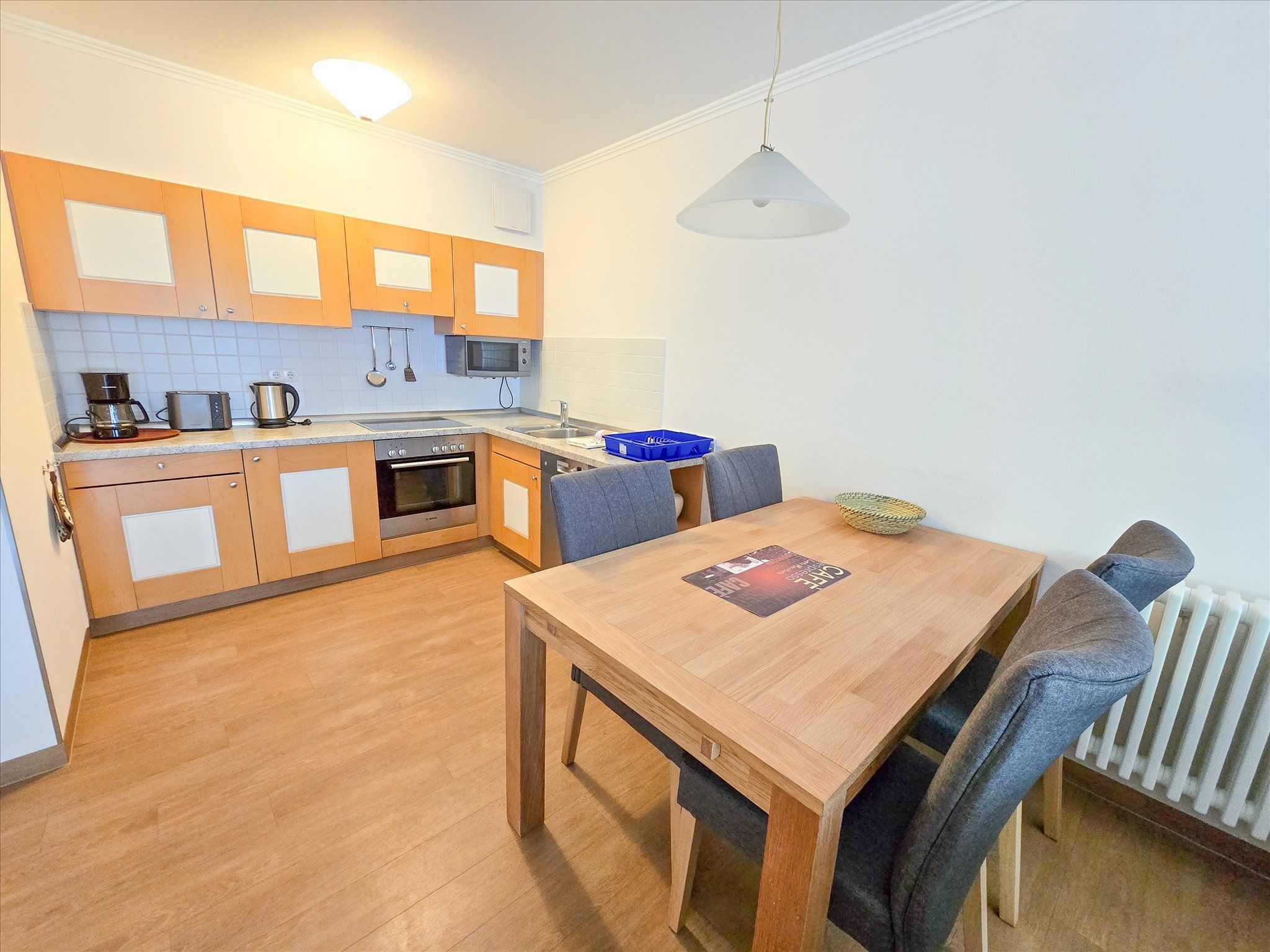 Dünenpark Binz Klassik Ferienwohnung mit 2 Schlafzimmern und Balkon im Obergeschoss (065) Insel Rügen - Küche / Küchenzeile