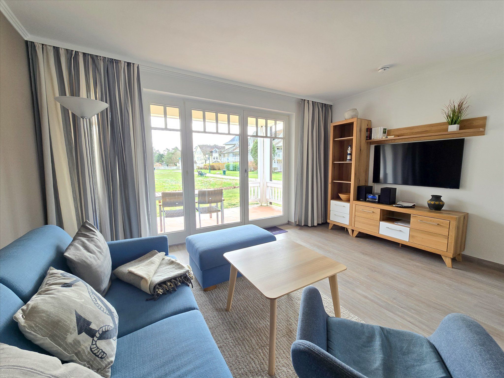 Dünenpark Binz Komfort Ferienwohnung mit 1 Schlafzimmer und Terrasse im Erdgeschoss (115) Insel Rügen - Wohnzimmer