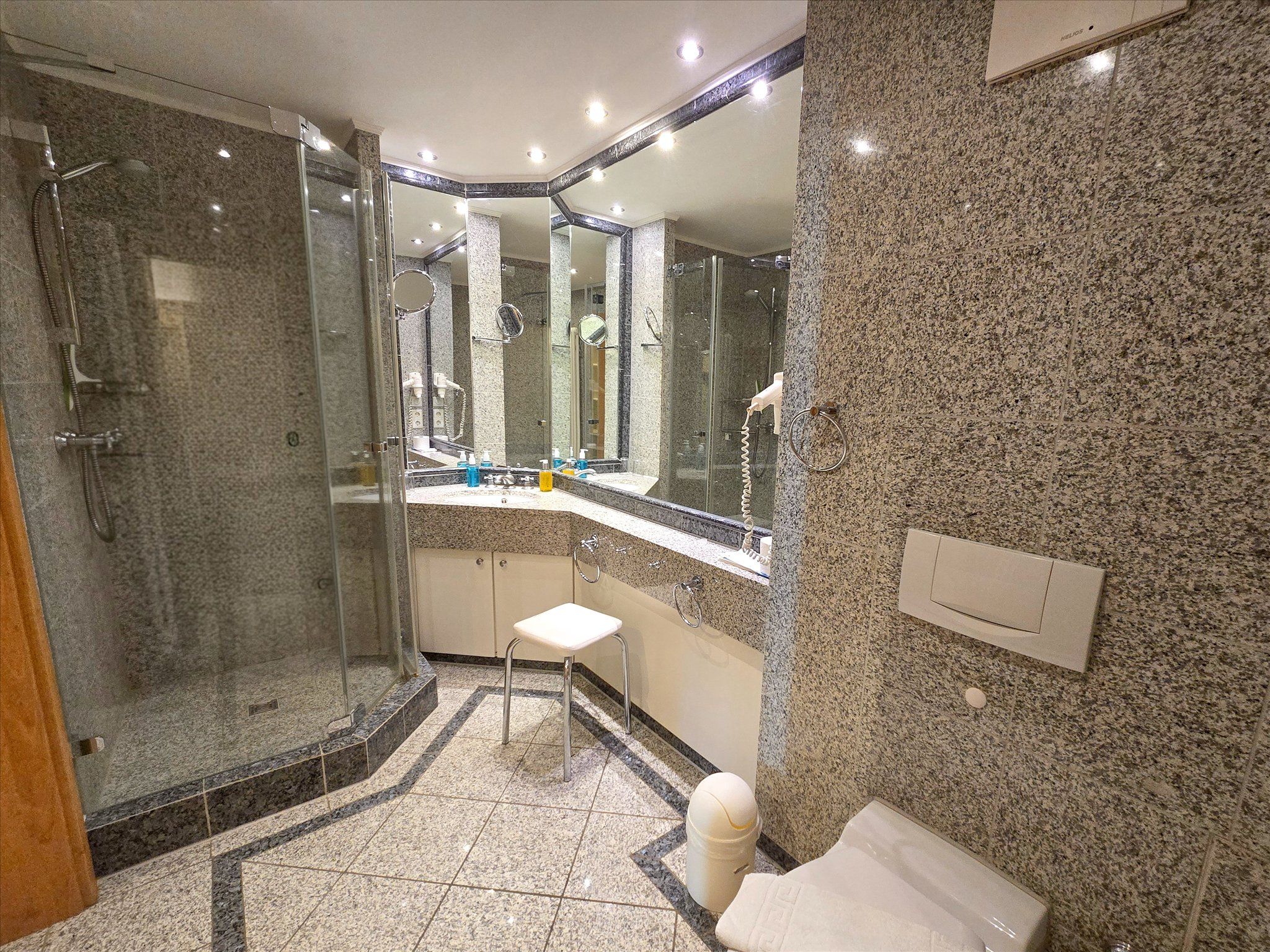 Dünenpark Binz Komfort Ferienwohnung mit 1 Schlafzimmer und Terrasse im Erdgeschoss (250) Insel Rügen - Badezimmer