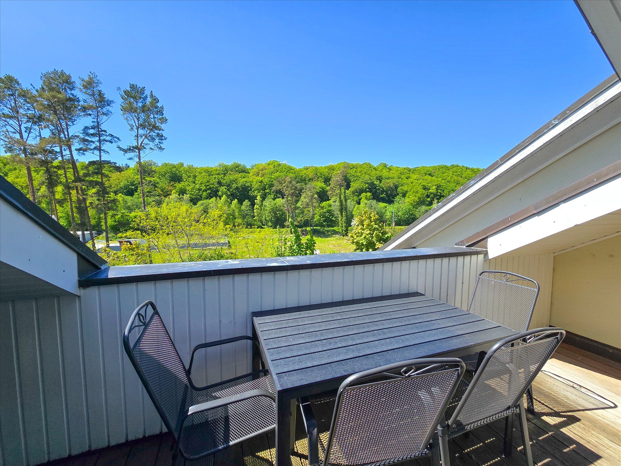 Dünenpark Binz Komfortplus Ferienwohnung mit 2 Schlafzimmern und Balkon im Dachgeschoss (281) Insel Rügen - Balkon