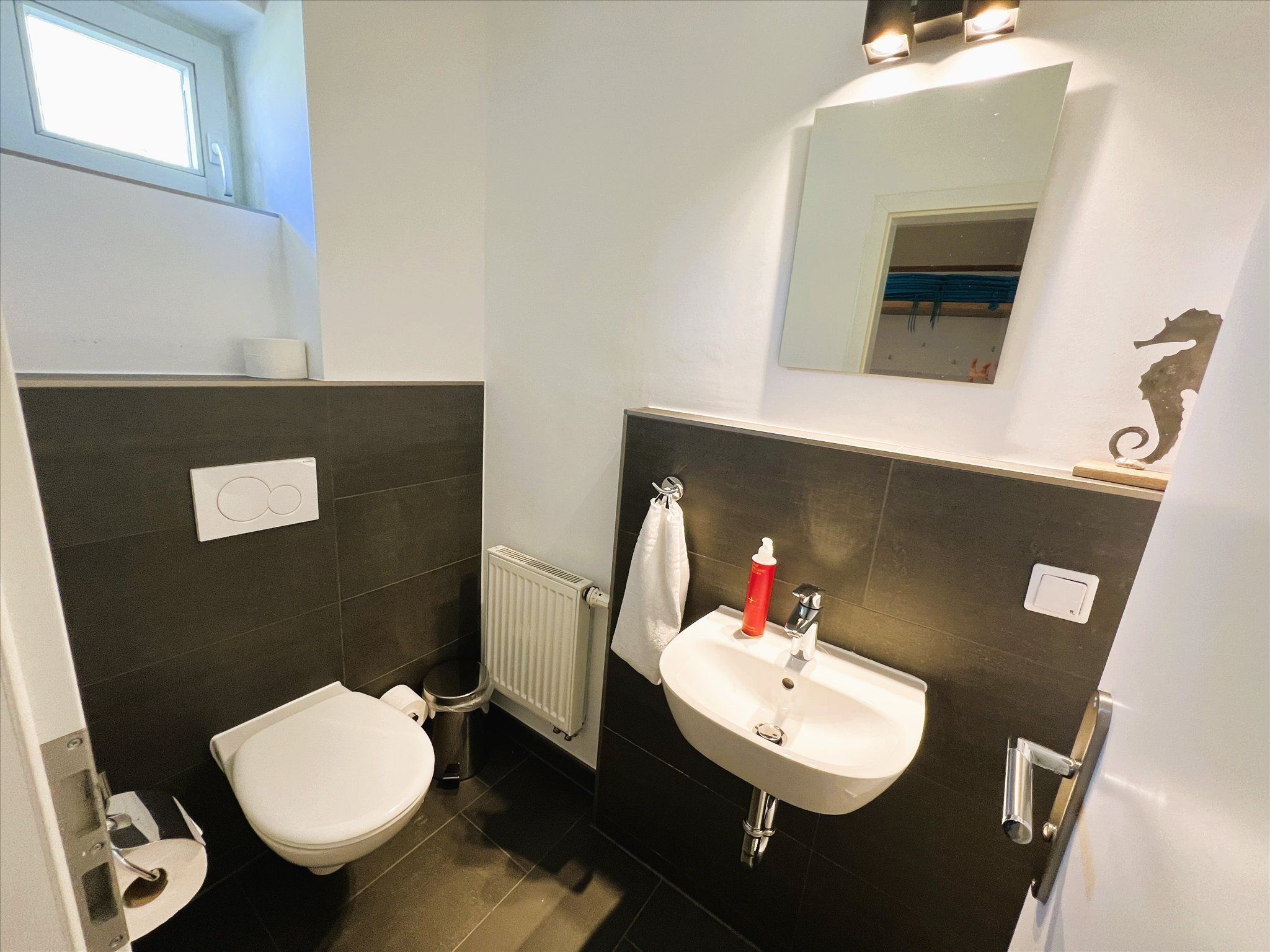 Feriendorf Rugana Komfortplus Ferienwohnung an der Feldkante mit 2 Schlafzimmern und Terrasse (D17) Insel Rügen - Badezimmer