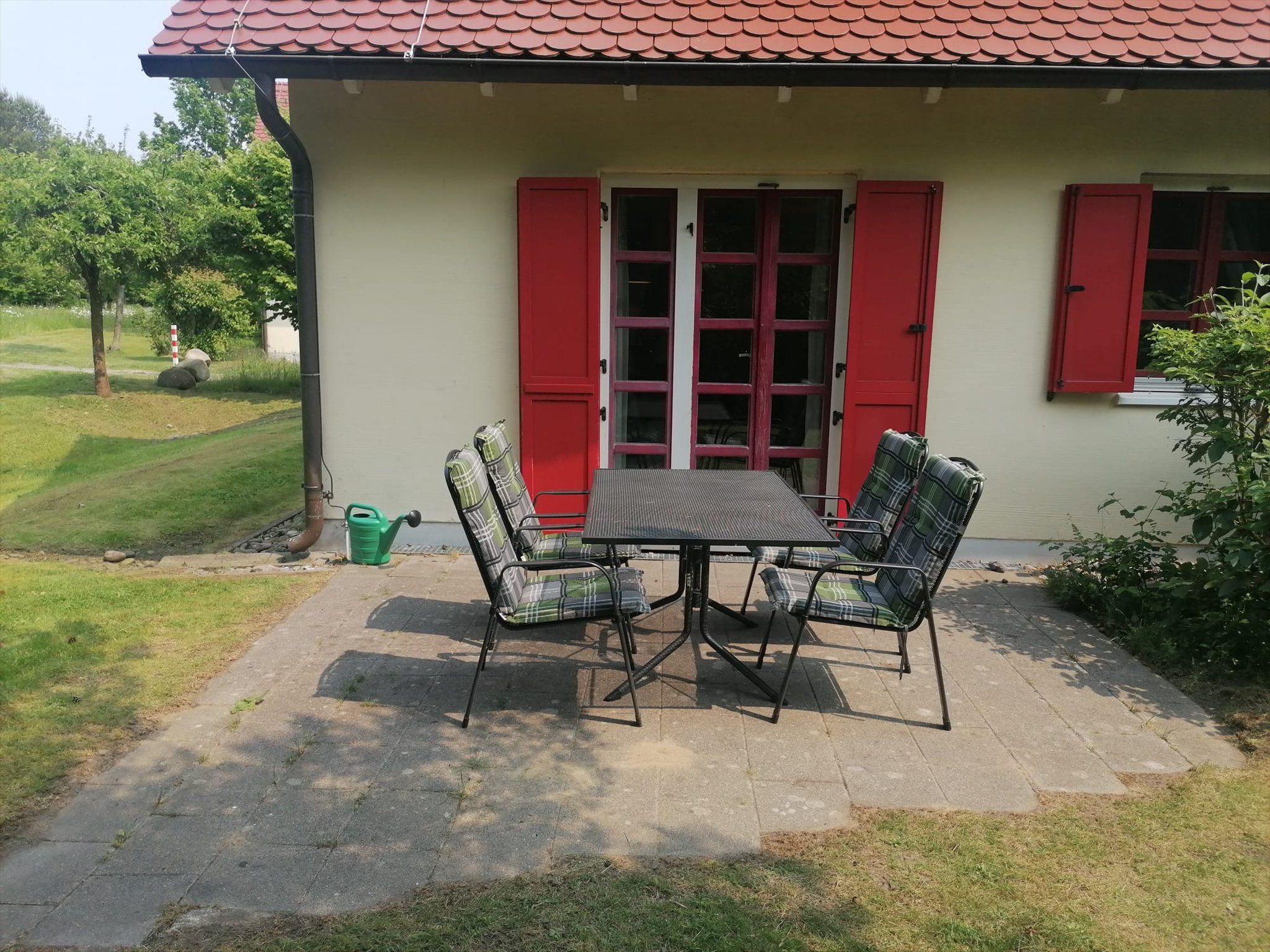 Feriendorf Rugana Komfortplus Ferienwohnung mit 1 Schlafzimmer und Terrasse (B47) Insel Rügen - Terrasse