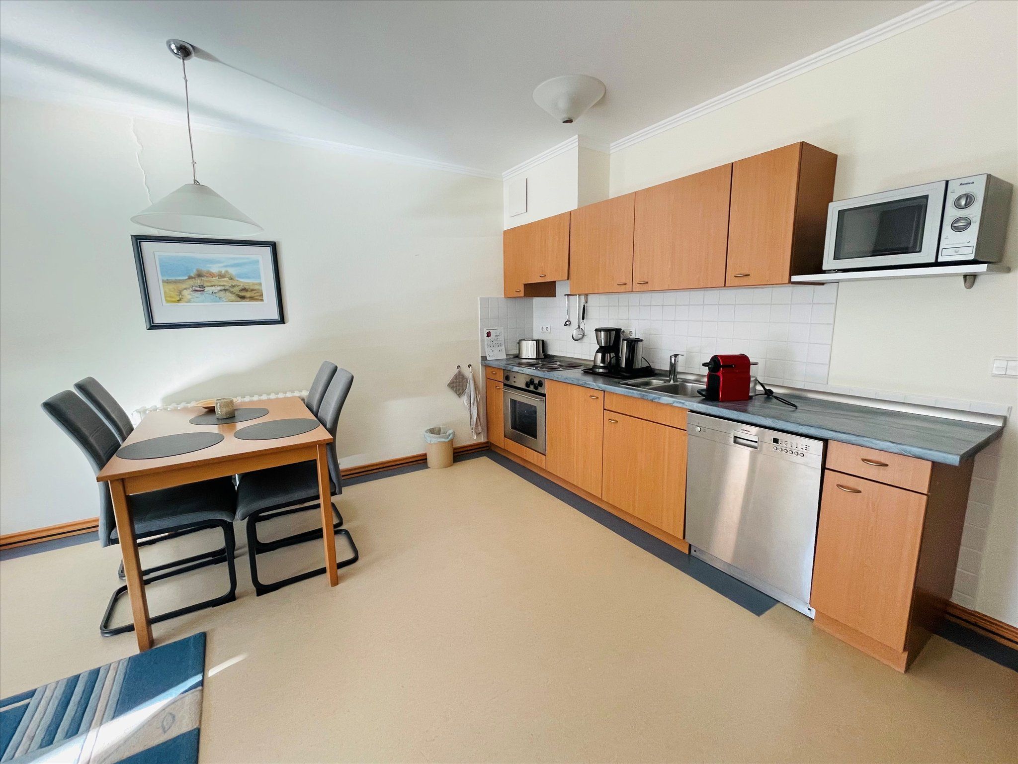 Dünenpark Binz Komfort Ferienwohnung mit 1 Schlafzimmer und Balkon im Obergeschoss (077) Insel Rügen - Küche / Küchenzeile