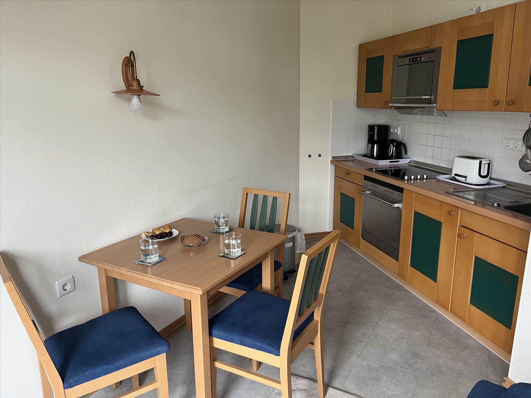 Dünenpark Binz Komfort Ferienwohnung mit 1 Schlafzimmer und Balkon im Dachgeschoss (197) Insel Rügen - Küche / Küchenzeile