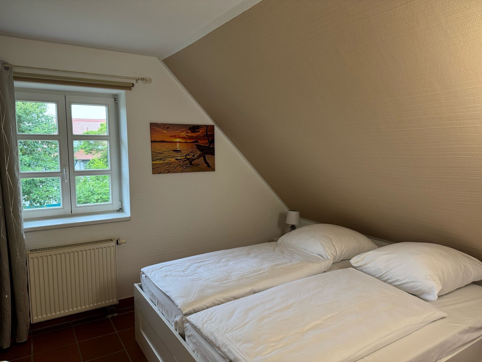 Feriendorf Rugana Komfortplus Ferienwohnung mit 1 Schlafzimmer (C31) Insel Rügen - Schlafzimmer