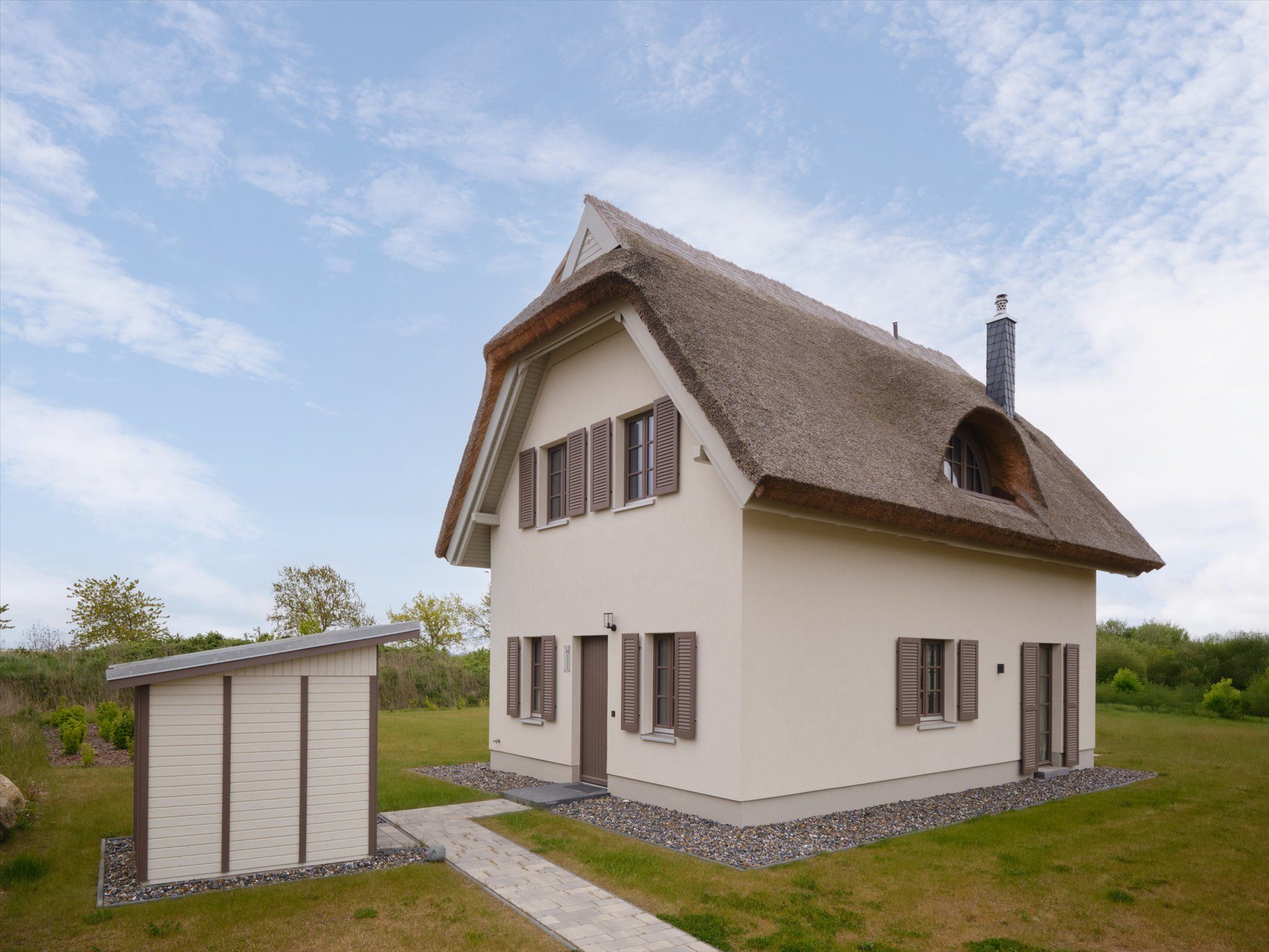 Premium Reetdachvilla mit 3 Schlafzimmern, Sauna und Kamin (H11) - Hauptansicht