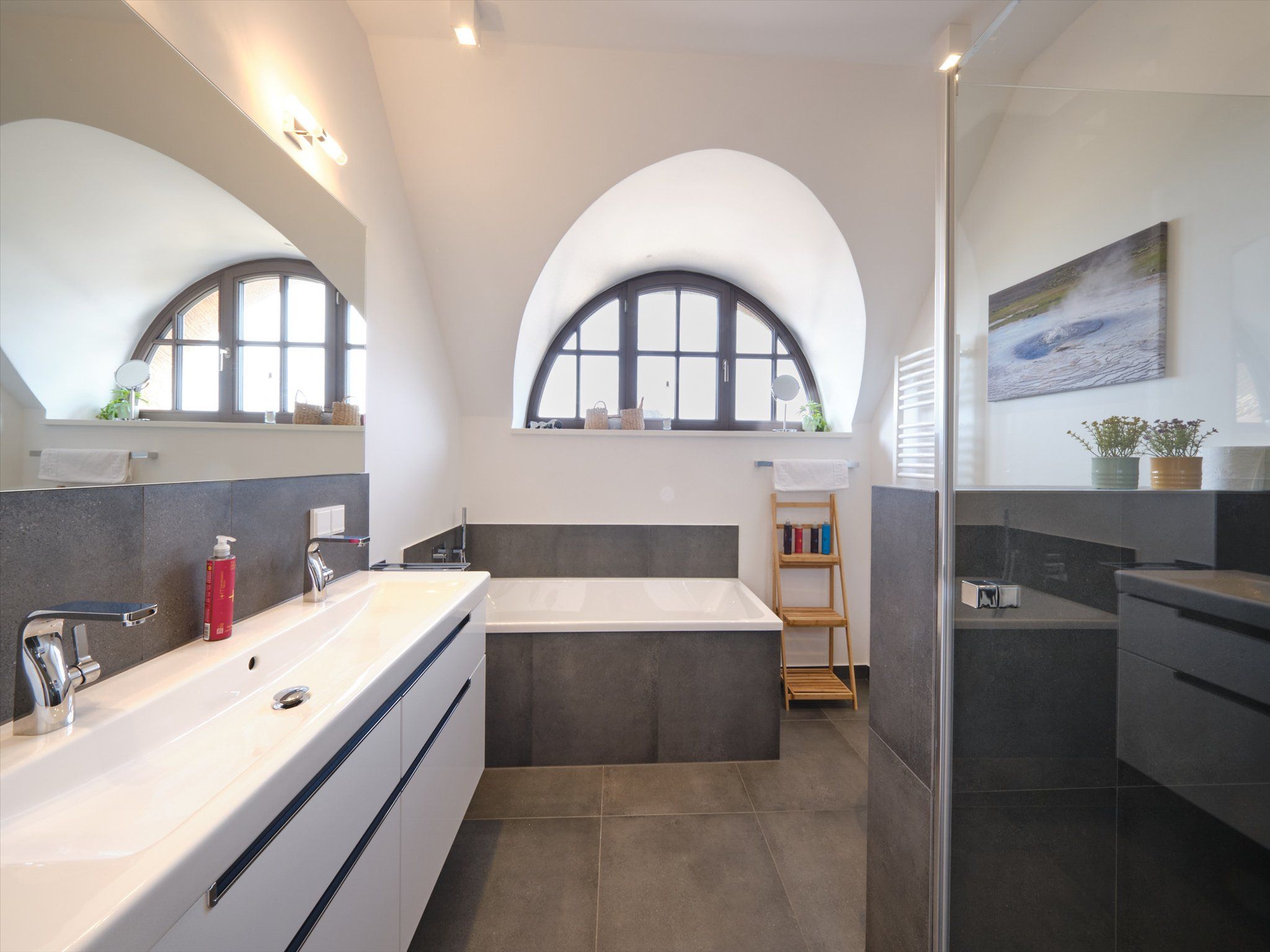 Premium Reetdachvilla mit 3 Schlafzimmern, Sauna und Kamin (H11) - Badezimmer