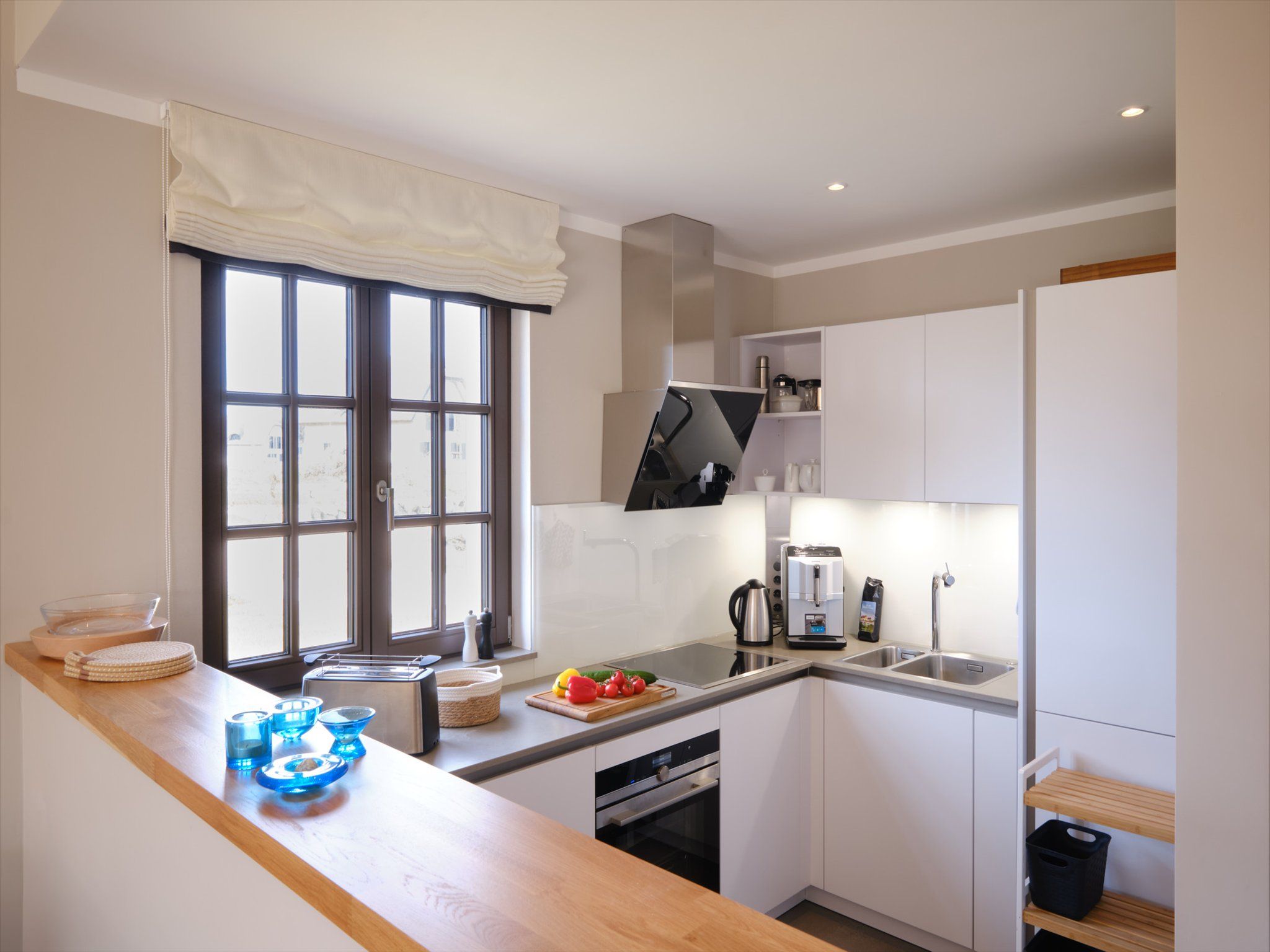 Premium Reetdachvilla mit 3 Schlafzimmern, Sauna und Kamin (H11) - Küche / Küchenzeile