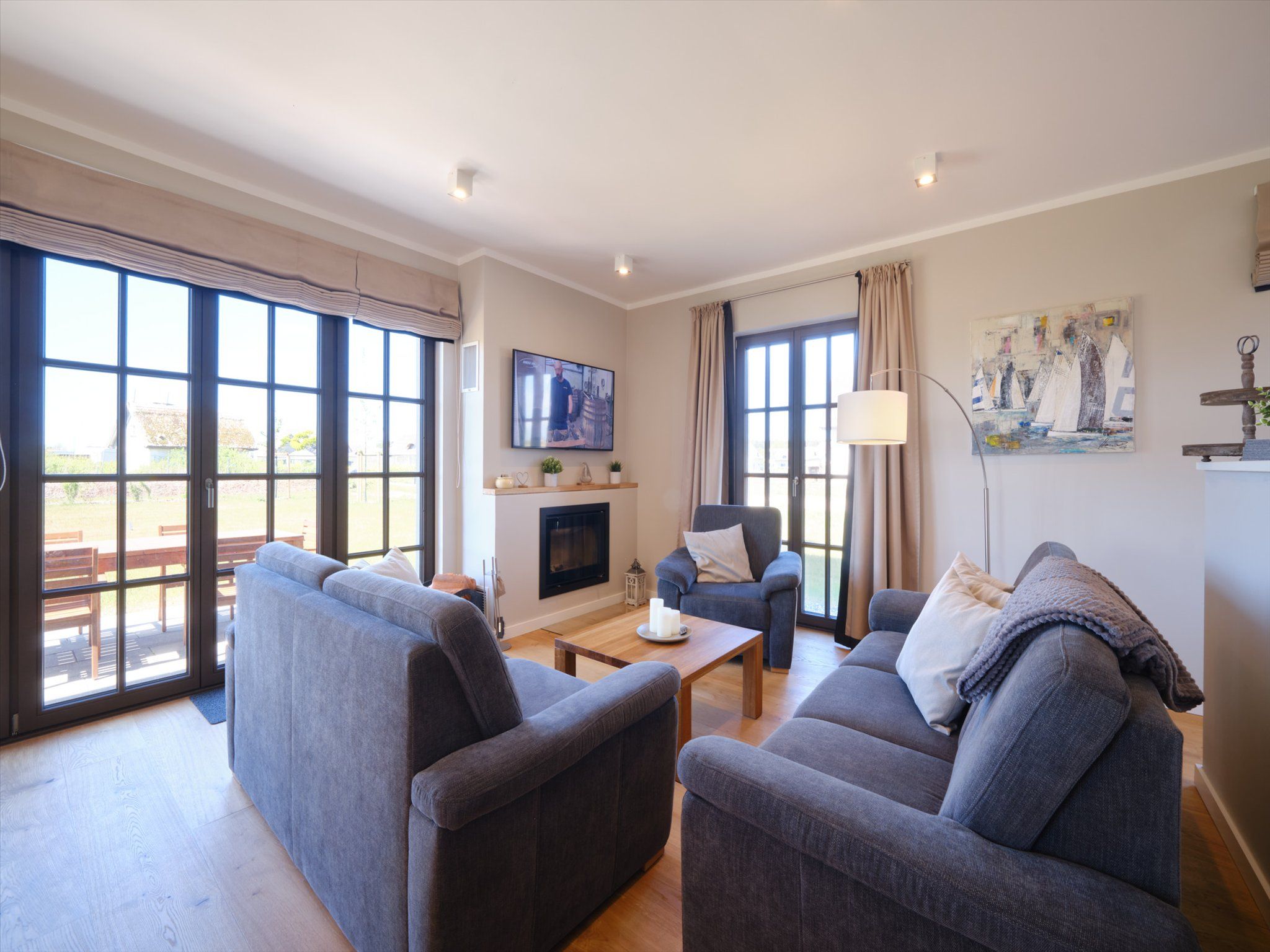 Luxus Reetdachvilla mit 3 Schlafzimmern, Sauna und Kamin (H20) - Wohnzimmer