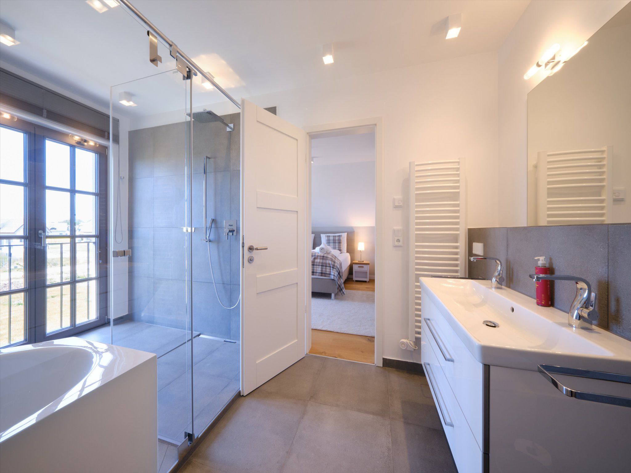 Luxus Reetdachvilla mit 3 Schlafzimmern, Sauna und Kamin (H20) - Badezimmer