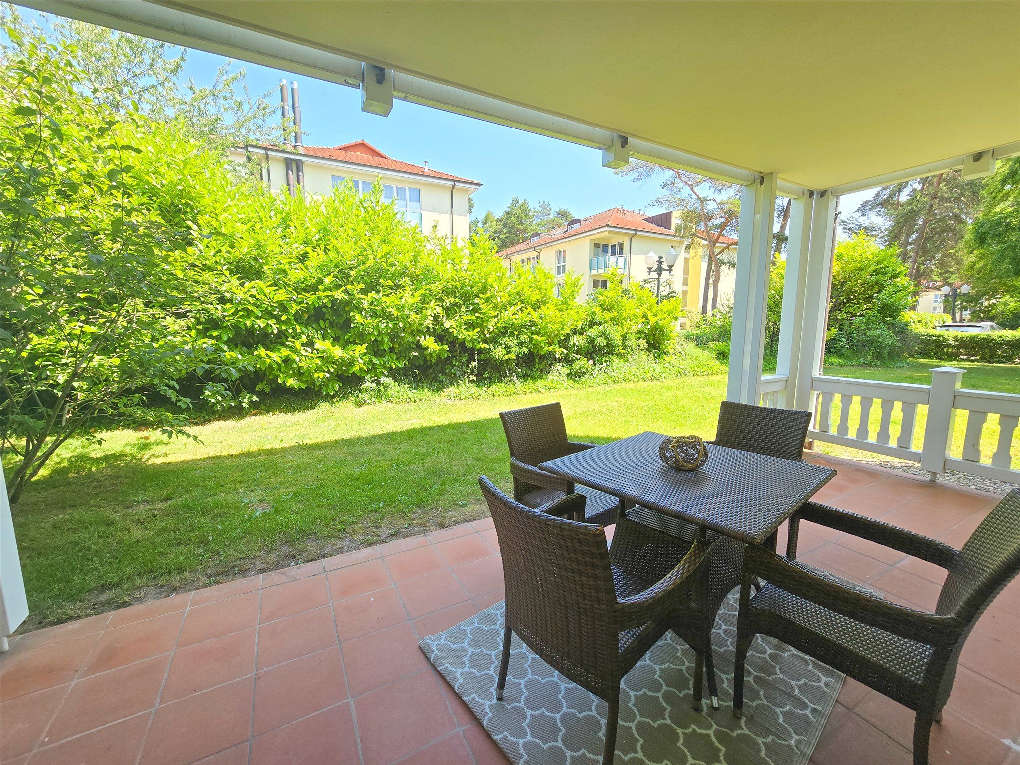 Dünenpark Binz Komfort Ferienwohnung mit 1 Schlafzimmer und Terrasse im Erdgeschoss (189) Insel Rügen - Terrasse