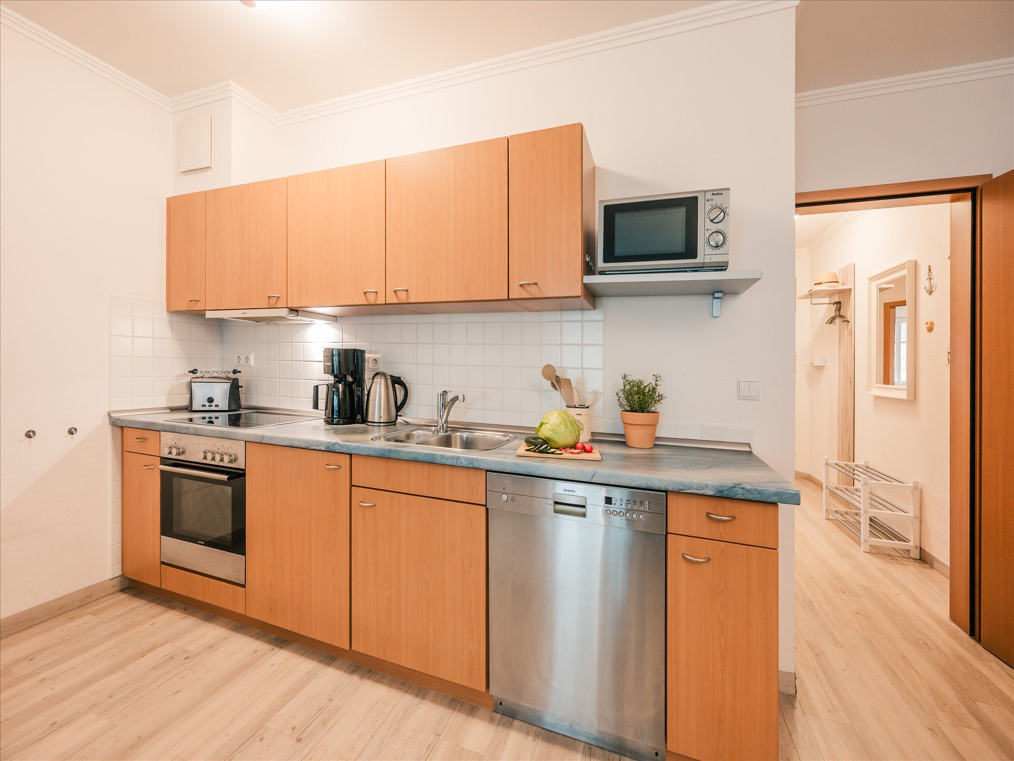 Dünenpark Binz Komfortplus Ferienwohnung mit 1 Schlafzimmer und Balkon im Obergeschoss (205) Insel Rügen - Küche / Küchenzeile