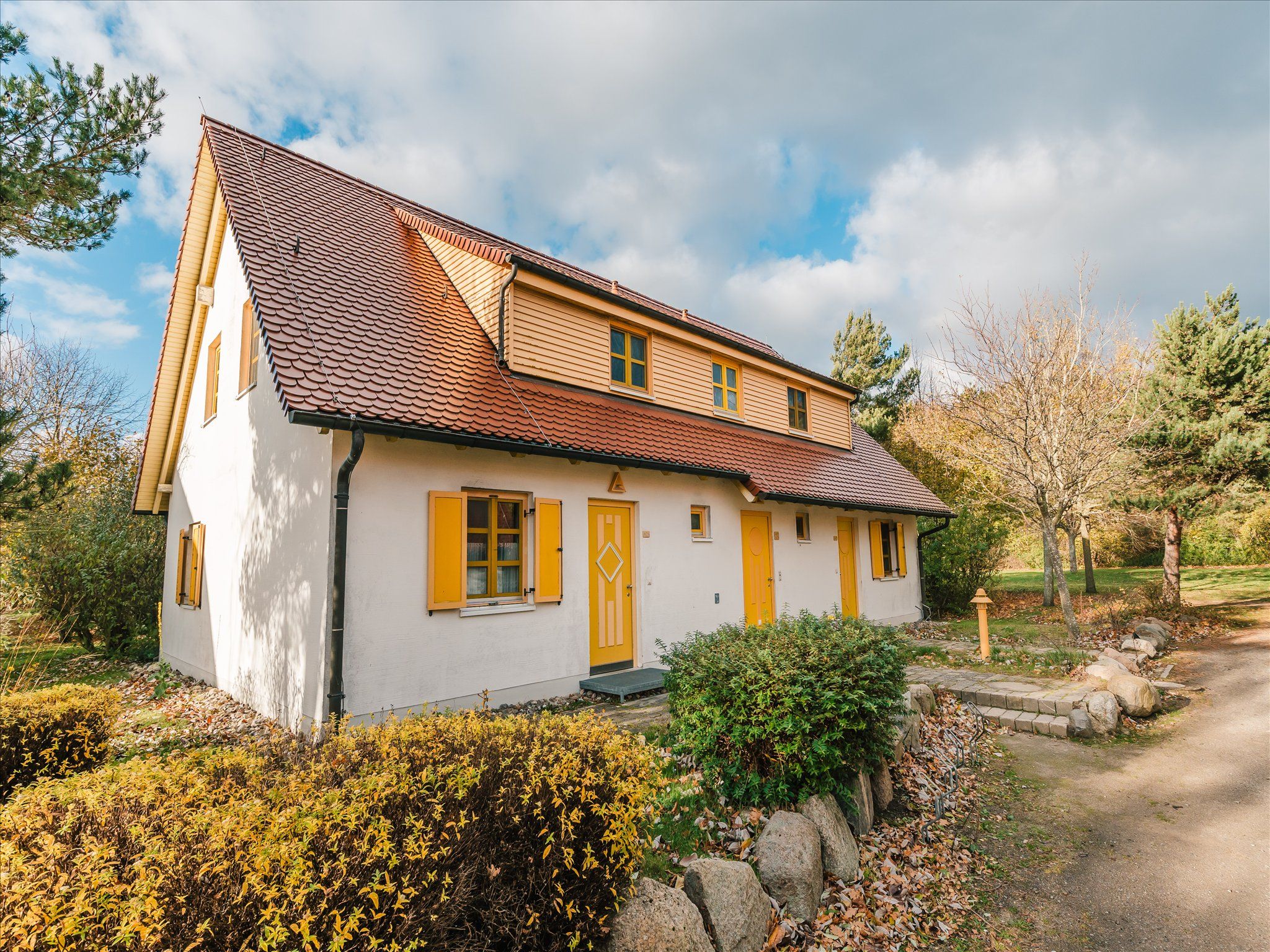 Feriendorf Rugana Komfortplus Ferienwohnung mit 1 Schlafzimmern und Terrasse (A21) Insel Rügen - Hauptansicht