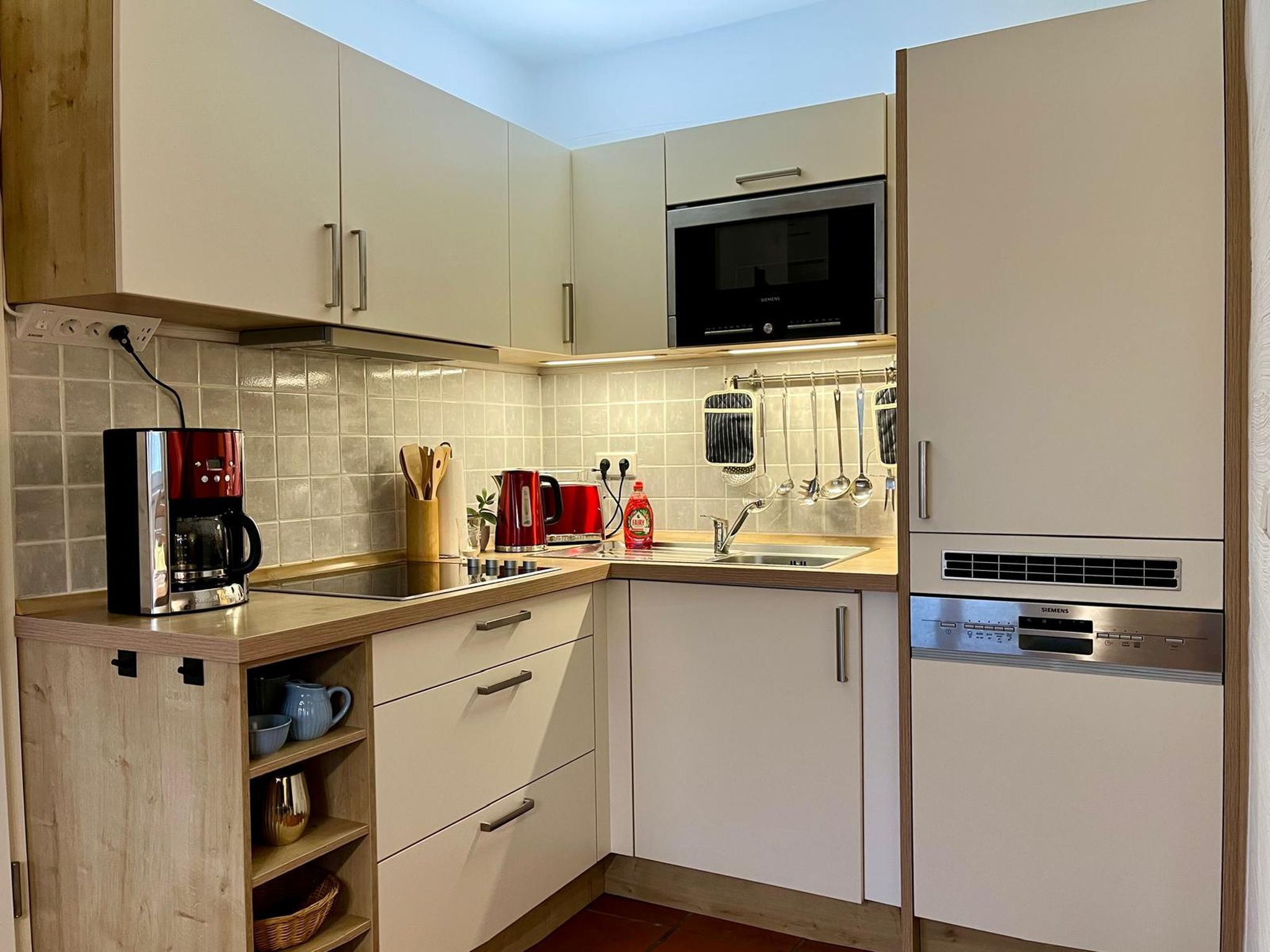 Feriendorf Rugana Komfortplus Ferienwohnung mit 1 Schlafzimmer (A04) Insel Rügen - Küche / Küchenzeile