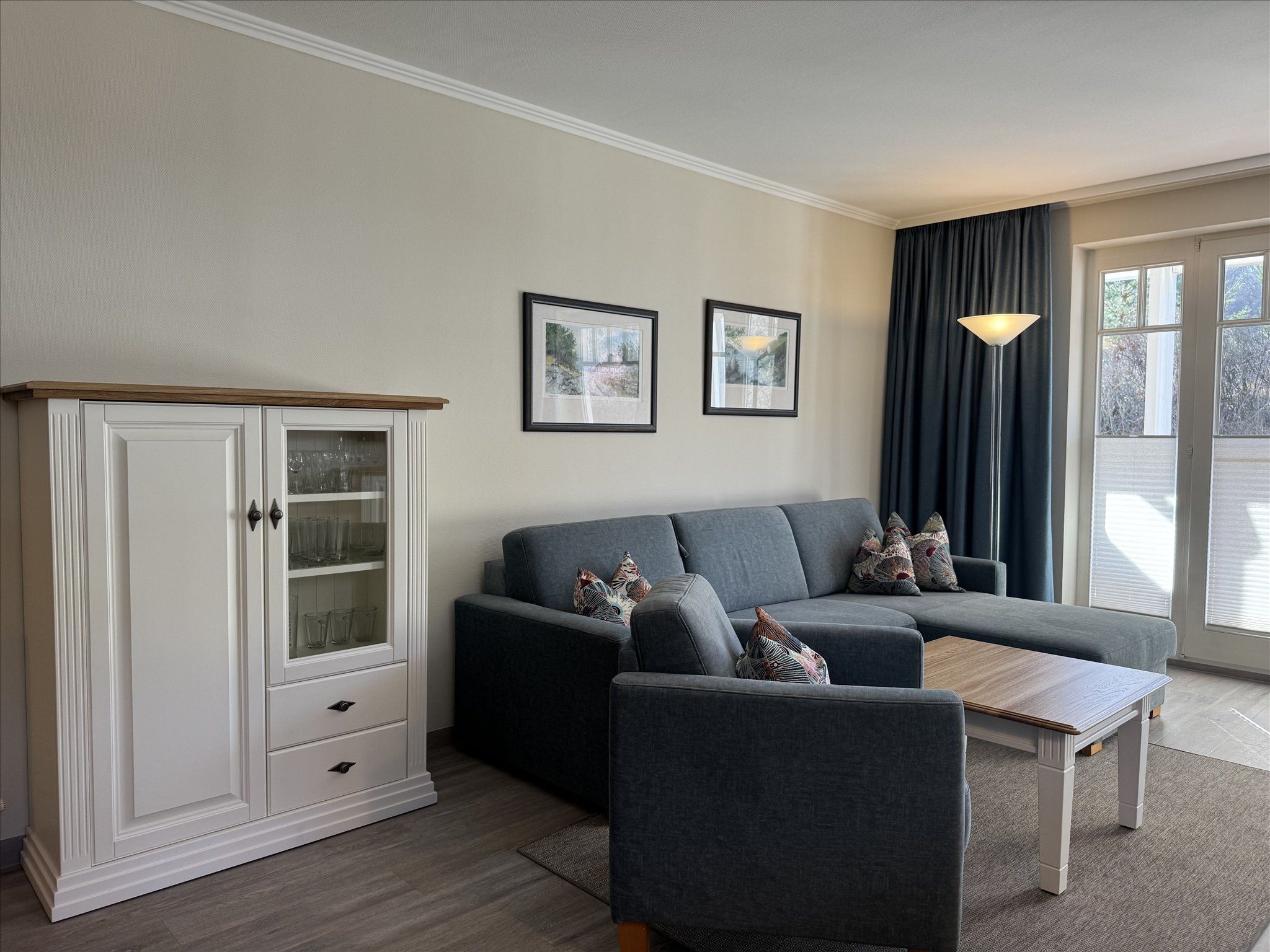 Dünenpark Binz Komfort Ferienwohnung mit 1 Schlafzimmer und Terrasse im Erdgeschoss (285) Insel Rügen - Wohnzimmer