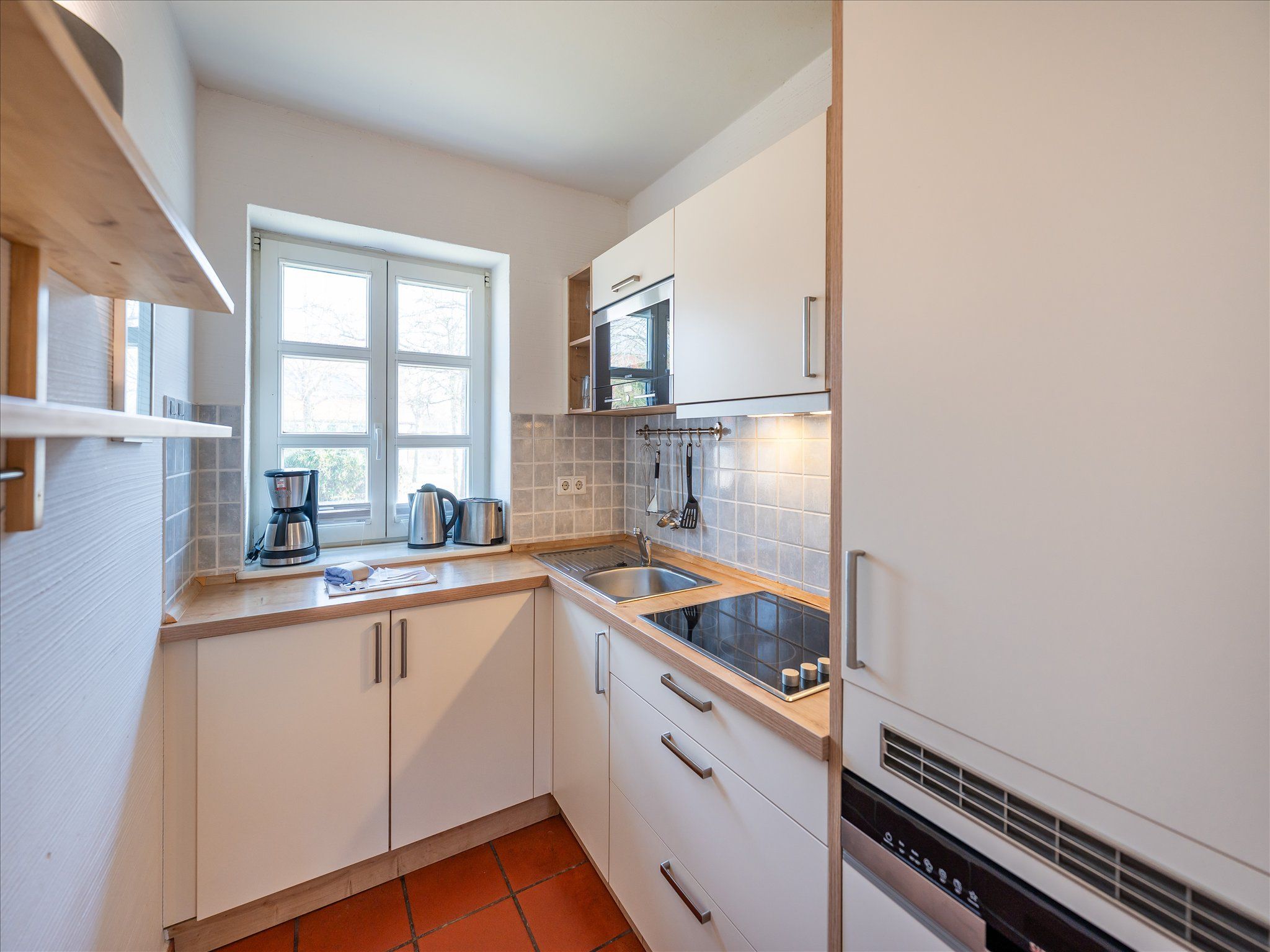 Feriendorf Rugana Komfortplus Ferienwohnung mit 2 Schlafzimmern und Terrasse (A64) Insel Rügen - Küche / Küchenzeile