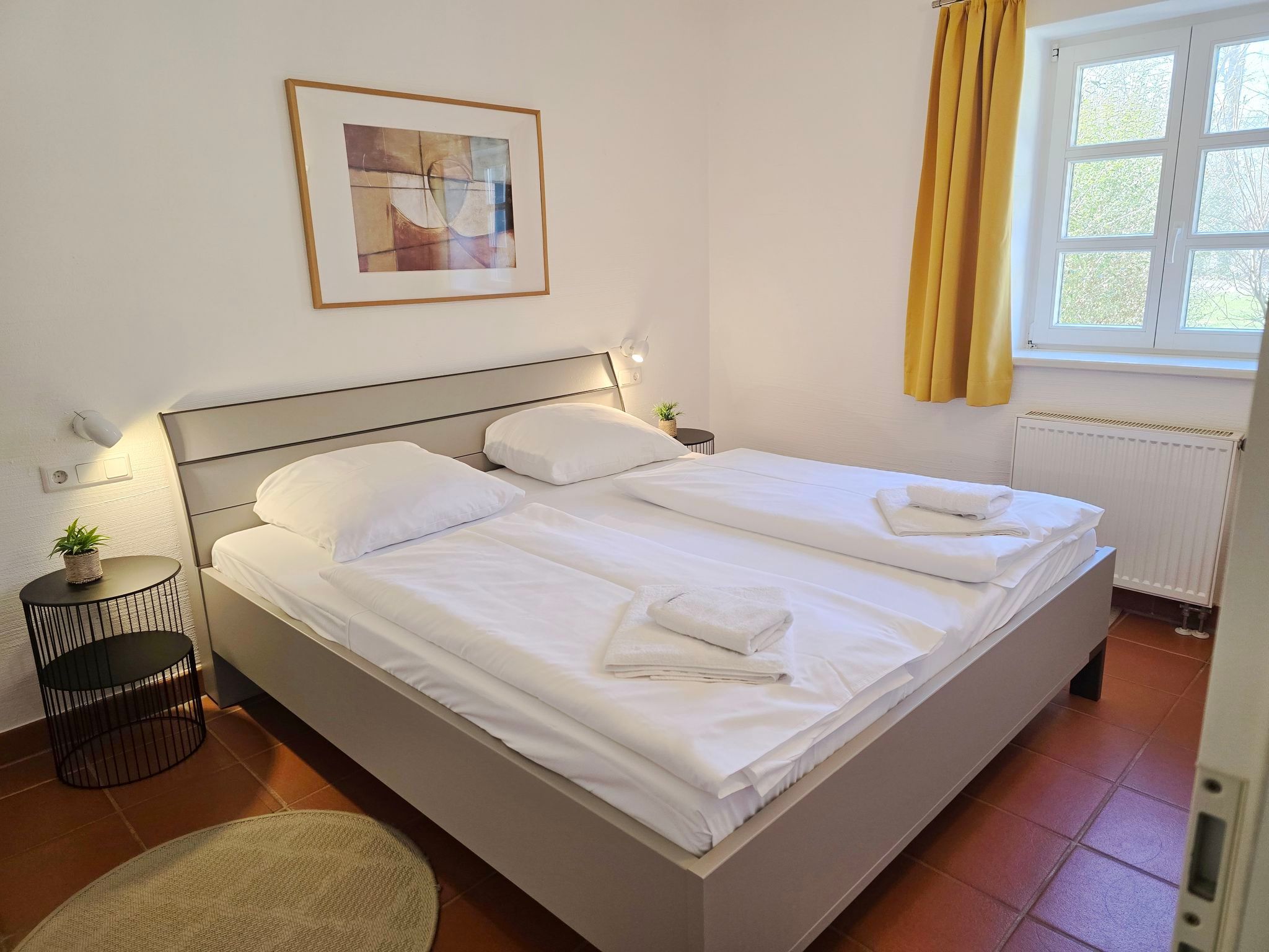 Feriendorf Rugana Komfort Ferienwohnung mit 1 Schlafzimmern und Terrasse (C34) Insel Rügen - Schlafzimmer