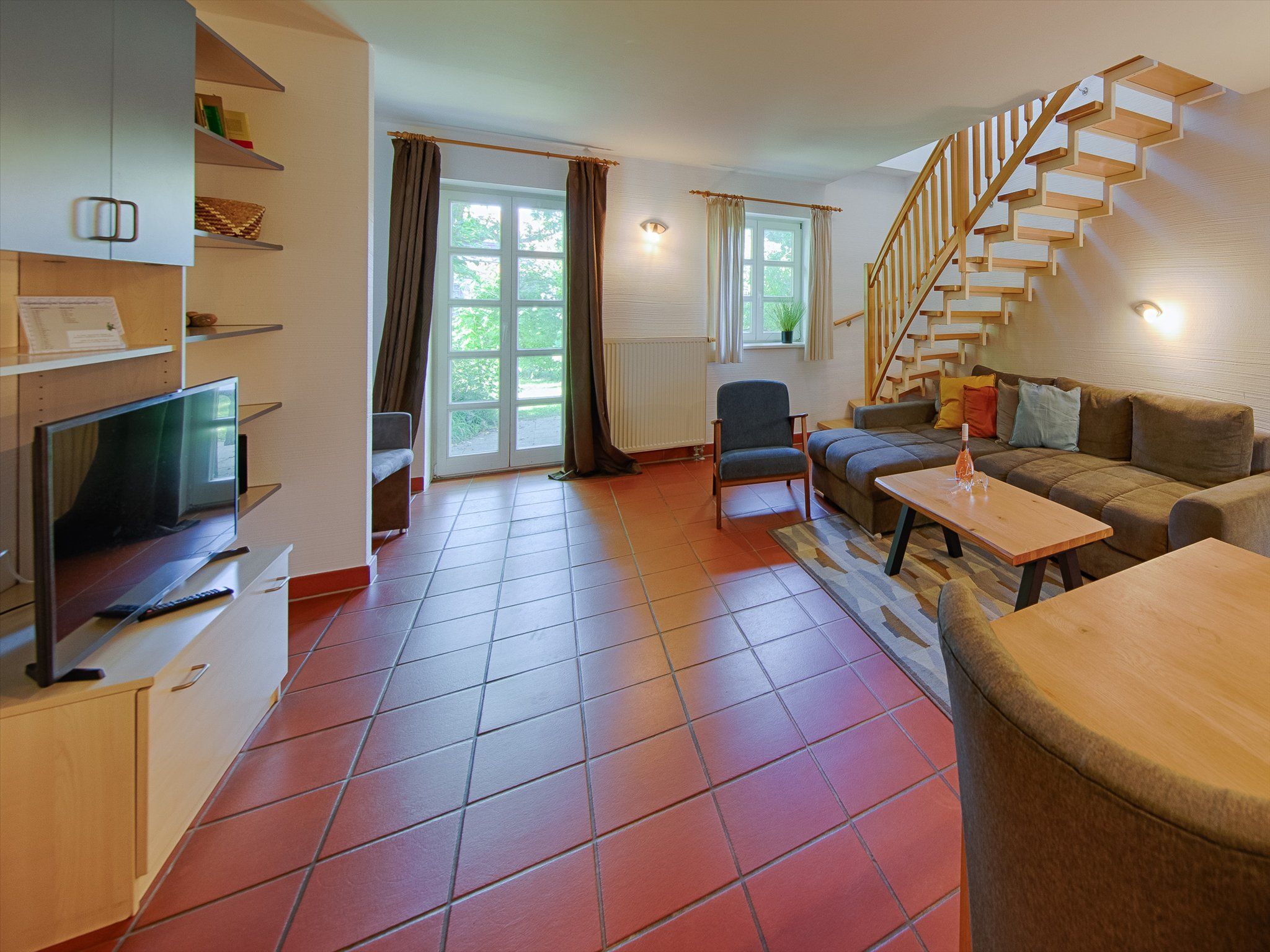 Feriendorf Rugana Budget Ferienwohnung mit 2 Schlafzimmern und Terrasse (A26) Insel Rügen - Wohnzimmer