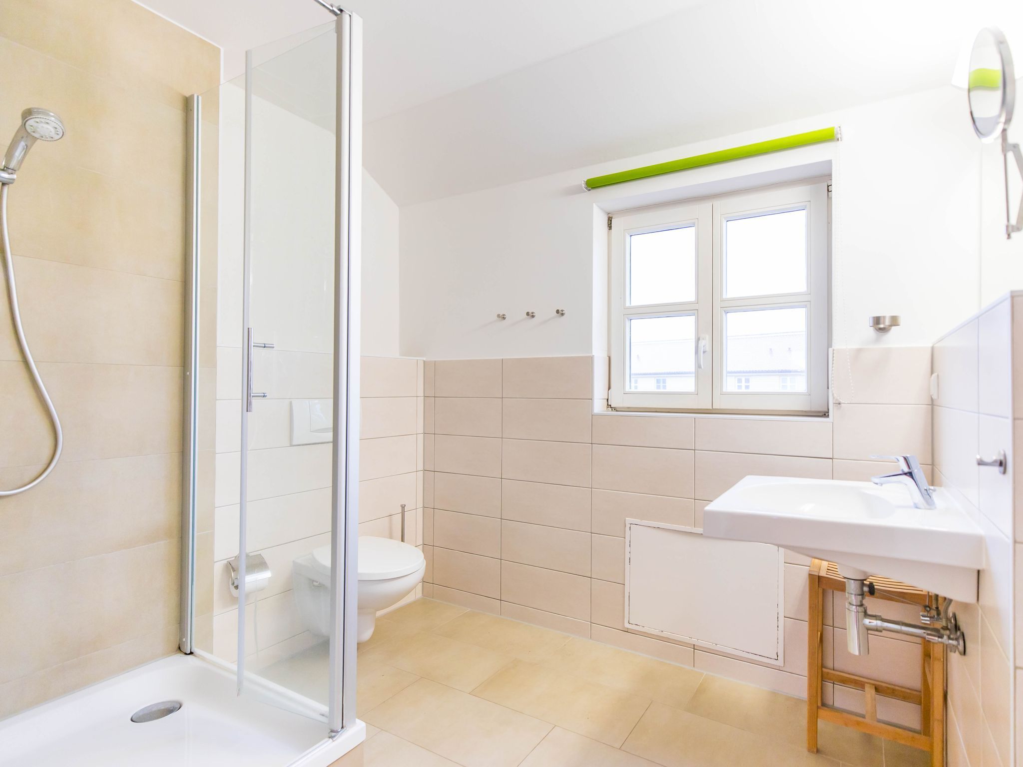 Feriendorf Rugana Komfortplus Ferienwohnung mit 1 Schlafzimmer (D27) Insel Rügen - Badezimmer