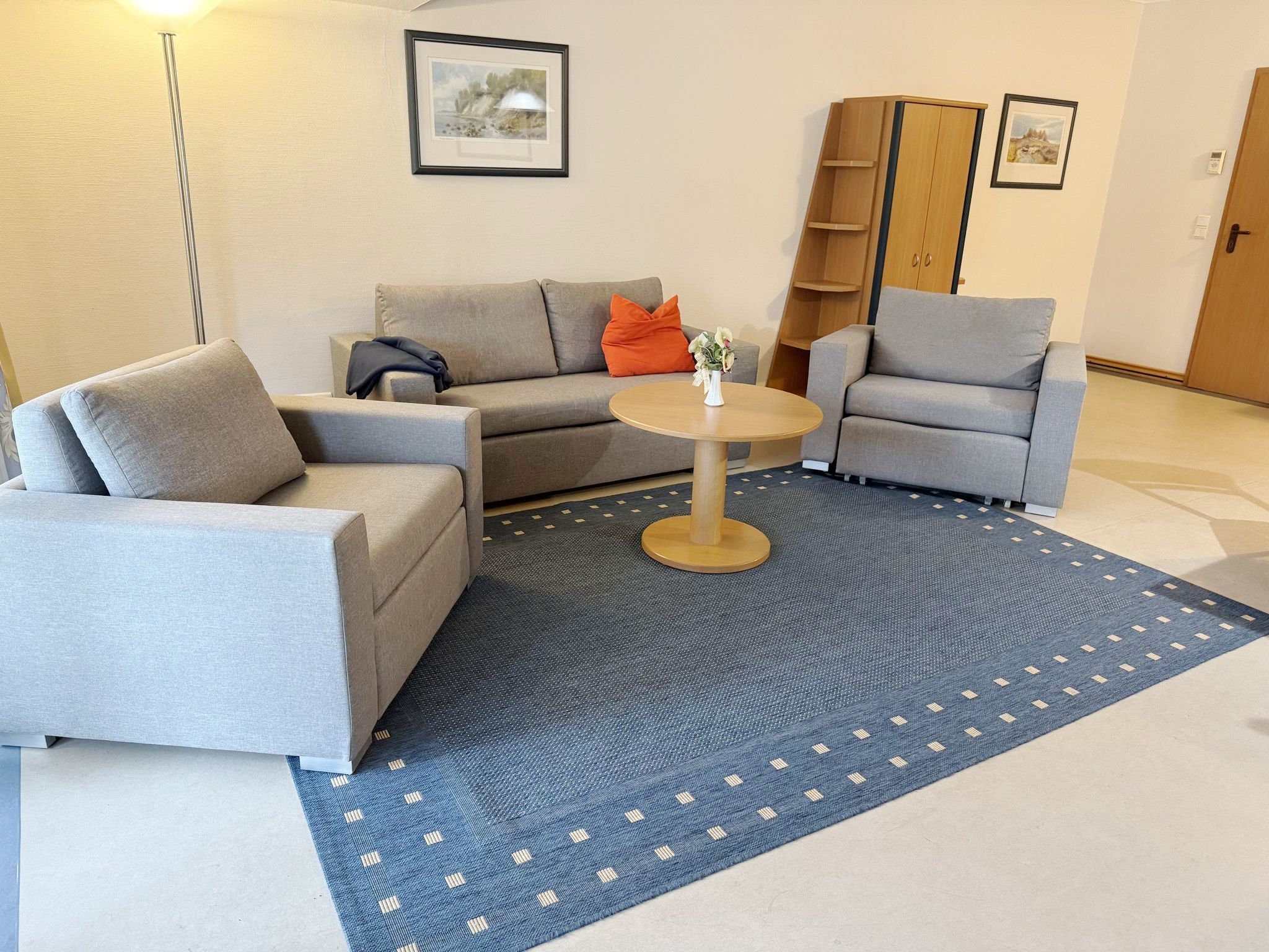 Dünenpark Binz Klassik Ferienwohnung mit 1 Schlafzimmer und Balkon im Dachgeschoss (258) Insel Rügen - Wohnzimmer