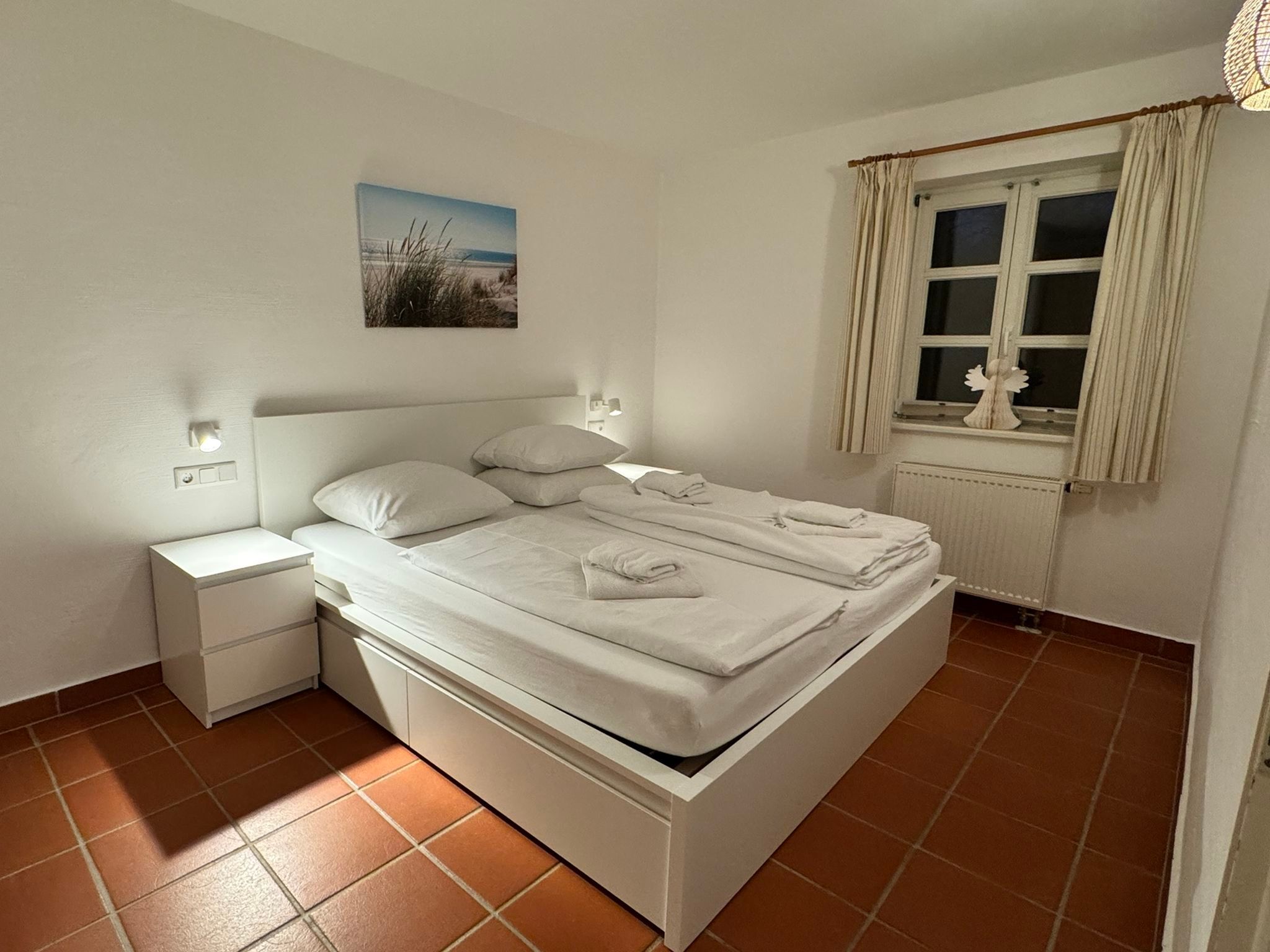 Feriendorf Rugana Klassik Ferienwohnung mit 1 Schlafzimmer und Terrasse (A33) Insel Rügen - Schlafzimmer