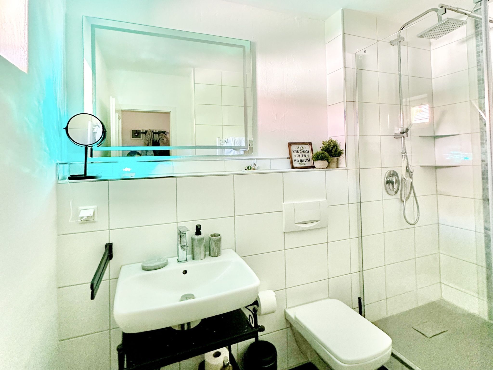 Feriendorf Rugana Komfortplus Ferienwohnung mit 1 Schlafzimmer und Terrasse (B43) Insel Rügen - Badezimmer