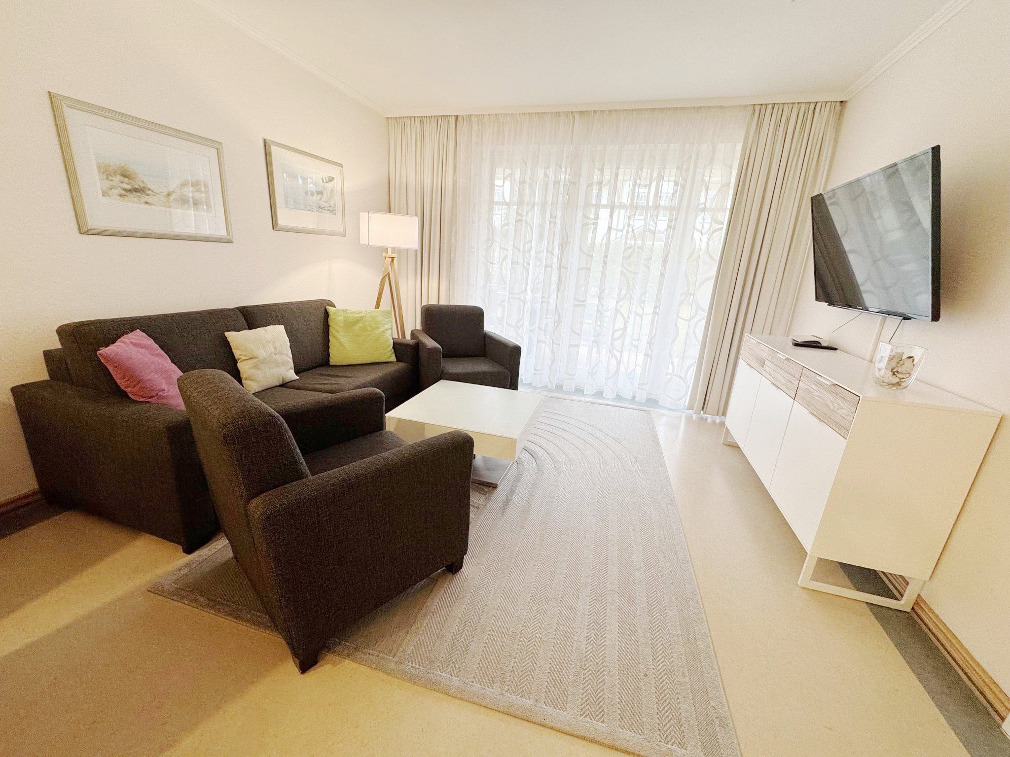Dünenpark Binz Komfort Ferienwohnung mit 2 Schlafzimmern und Terrasse im Erdgeschoss (163) Insel Rügen - Wohnzimmer