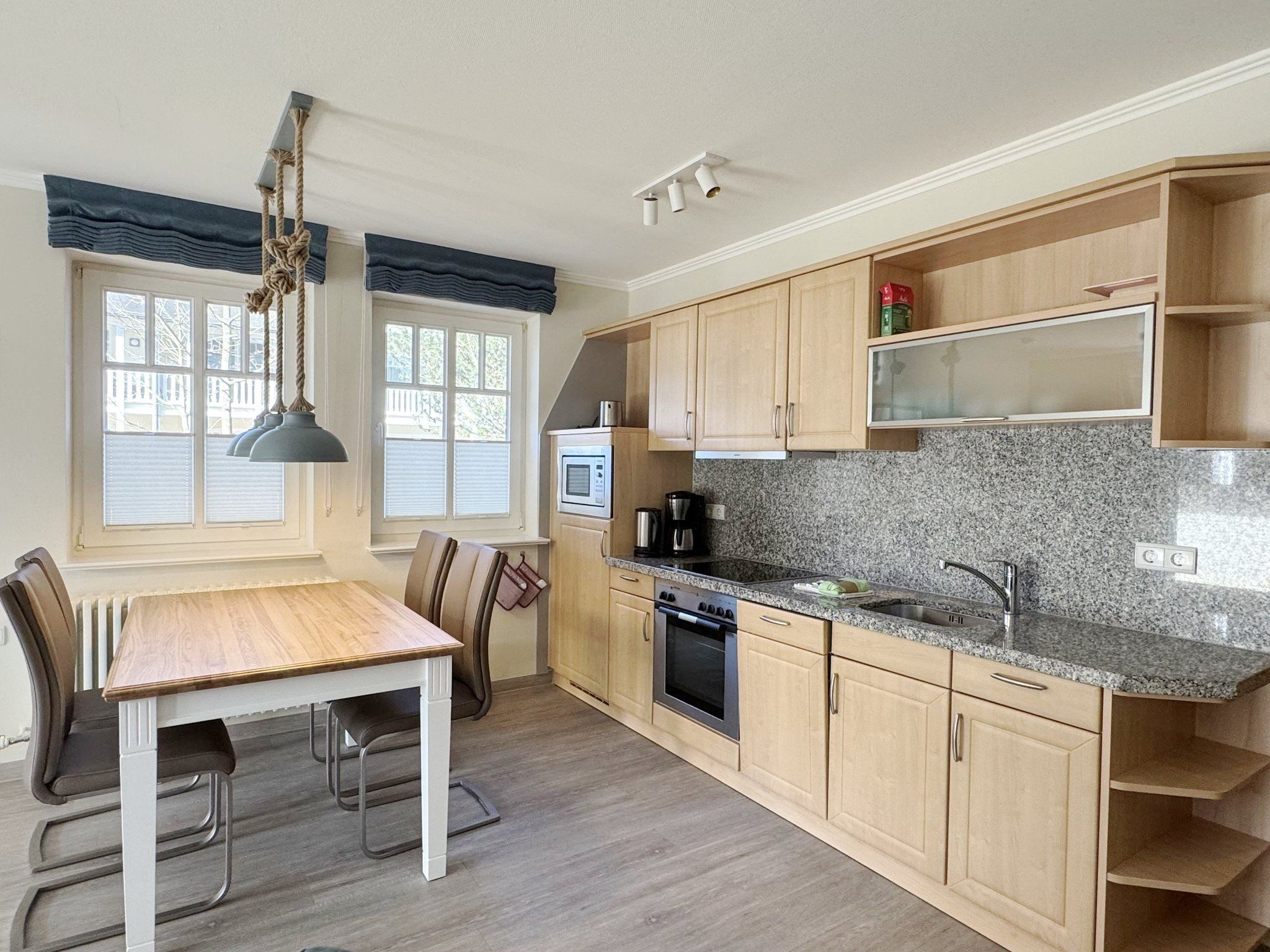 Dünenpark Binz Komfort Ferienwohnung mit 1 Schlafzimmer und Terrasse im Erdgeschoss (285) Insel Rügen - Küche / Küchenzeile