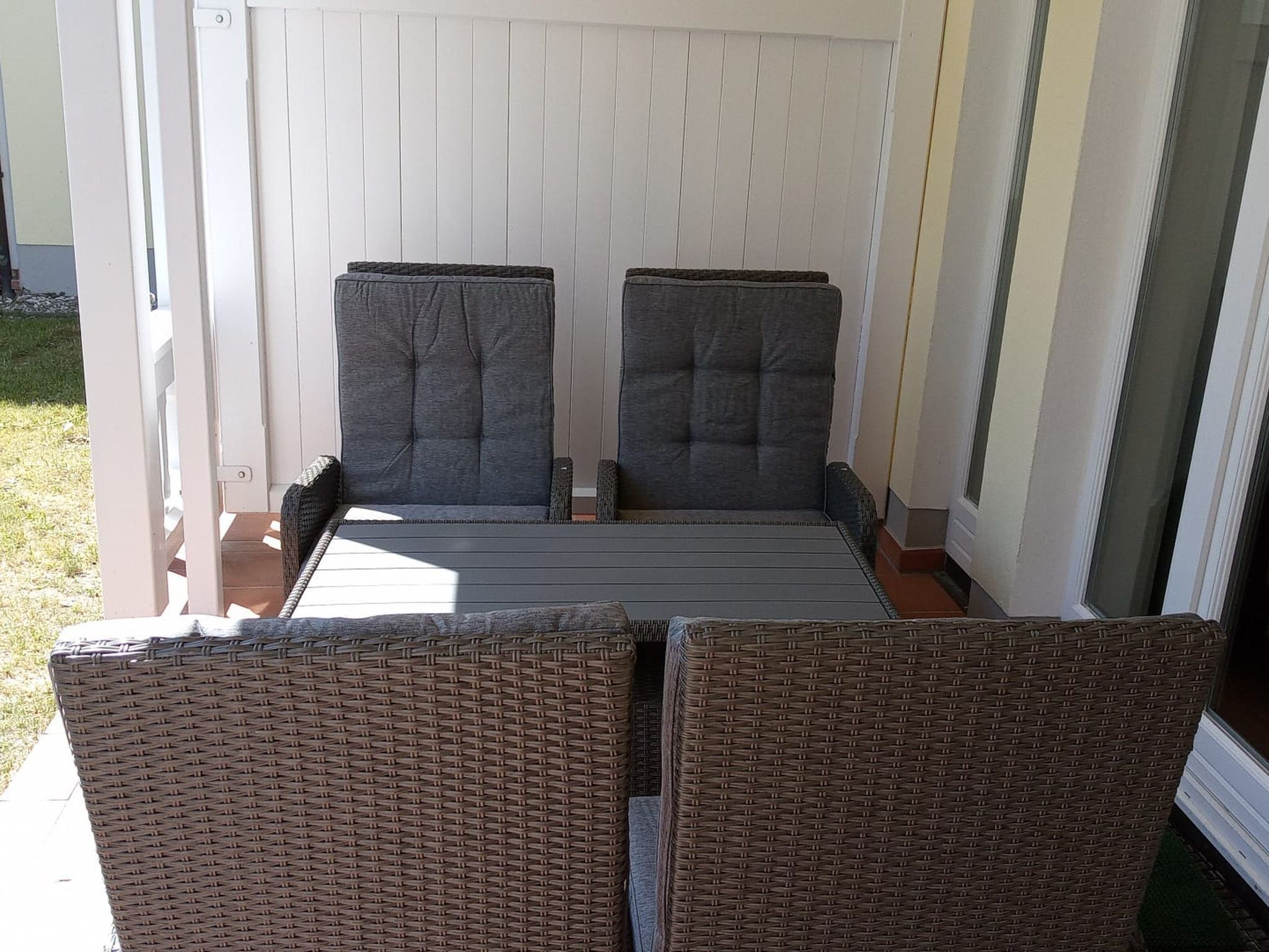 Dünenpark Binz Komfortplus Ferienwohnung mit 1 Schlafzimmer und Terrasse im Erdgeschoss (128) Insel Rügen - Terrasse