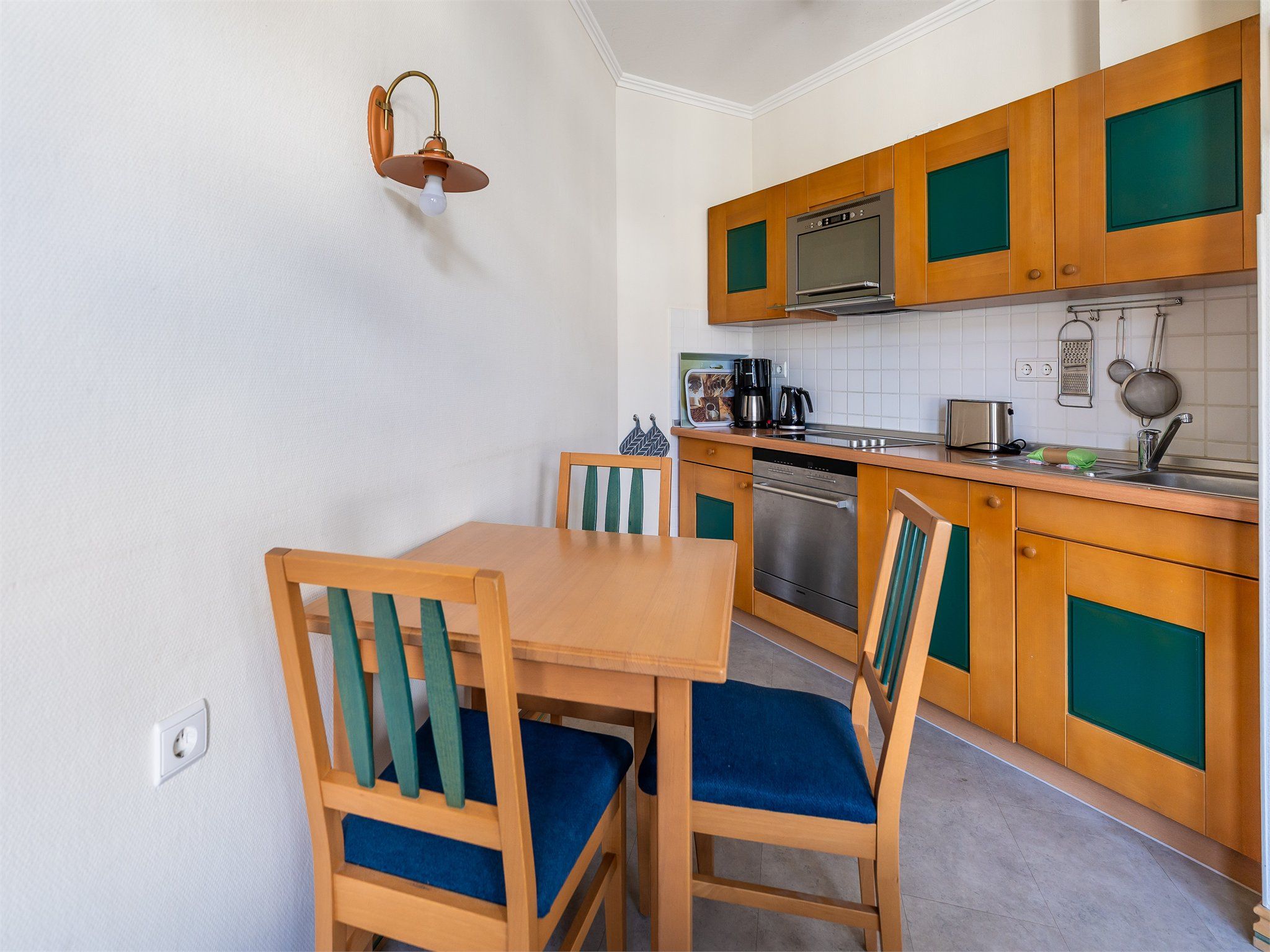 Dünenpark Binz Komfort Ferienwohnung mit 1 Schlafzimmer und Balkon im Dachgeschoss (197) Insel Rügen - Küche / Küchenzeile