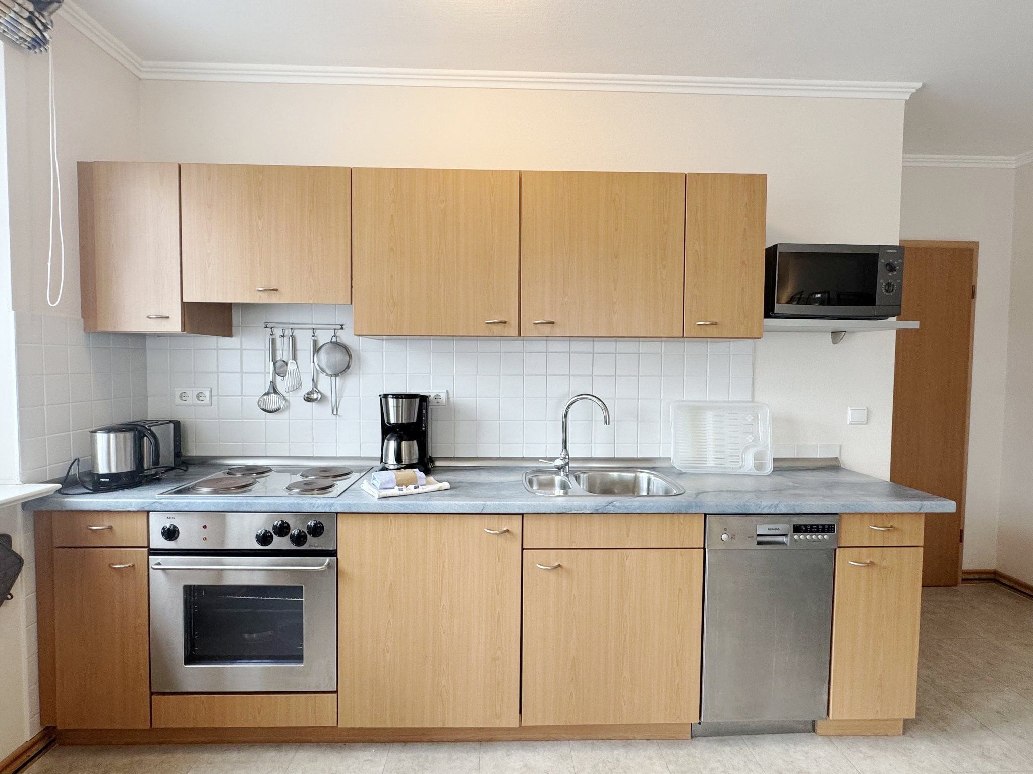 Dünenpark Binz Komfort Ferienwohnung mit 1 Schlafzimmer und Balkon im Obergeschoss (225) Insel Rügen - Küche / Küchenzeile