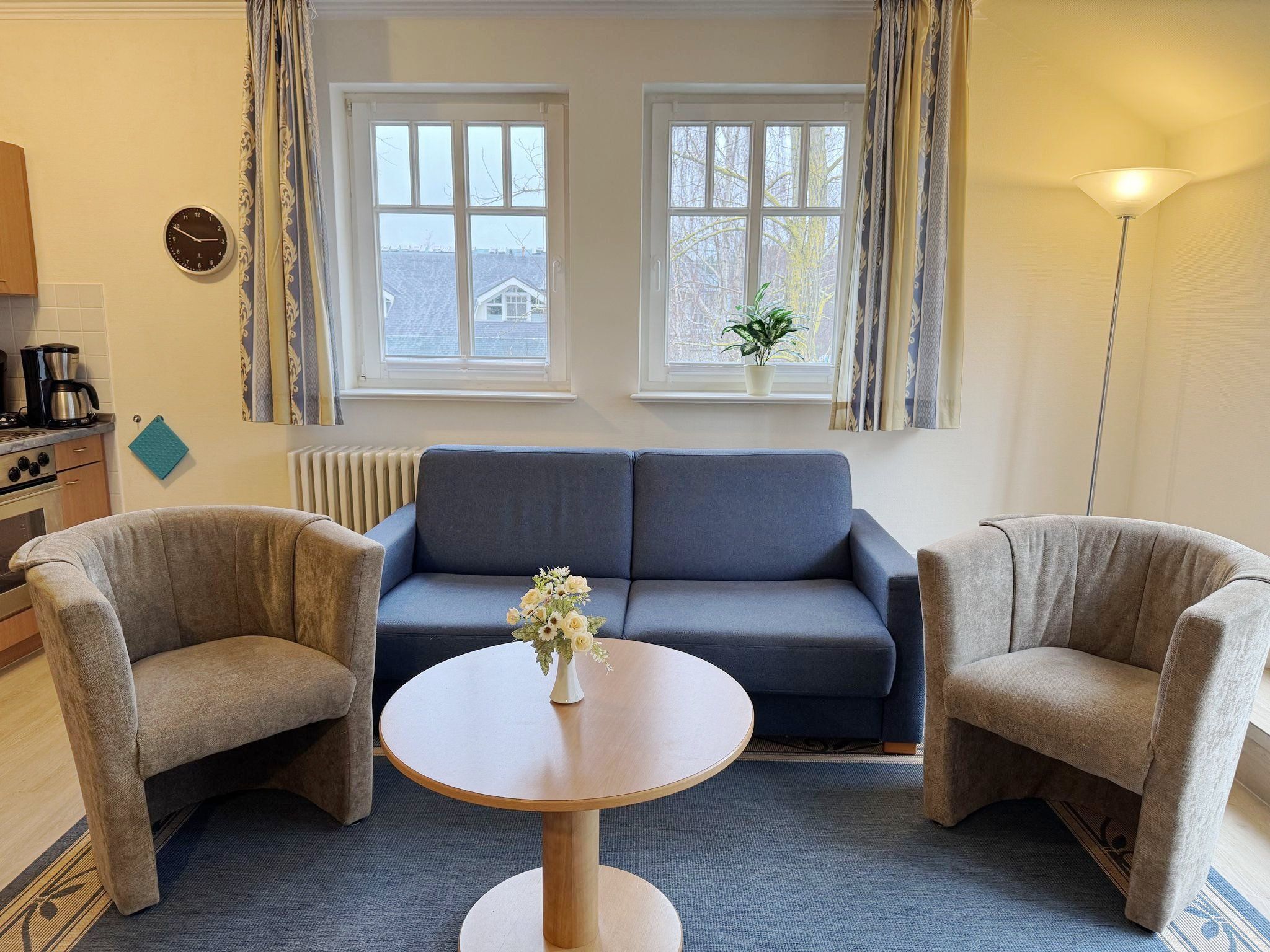 Dünenpark Binz Komfort Ferienwohnung mit 2 Schlafzimmern und Balkon im Dachgeschoss (260) Insel Rügen - Wohnzimmer