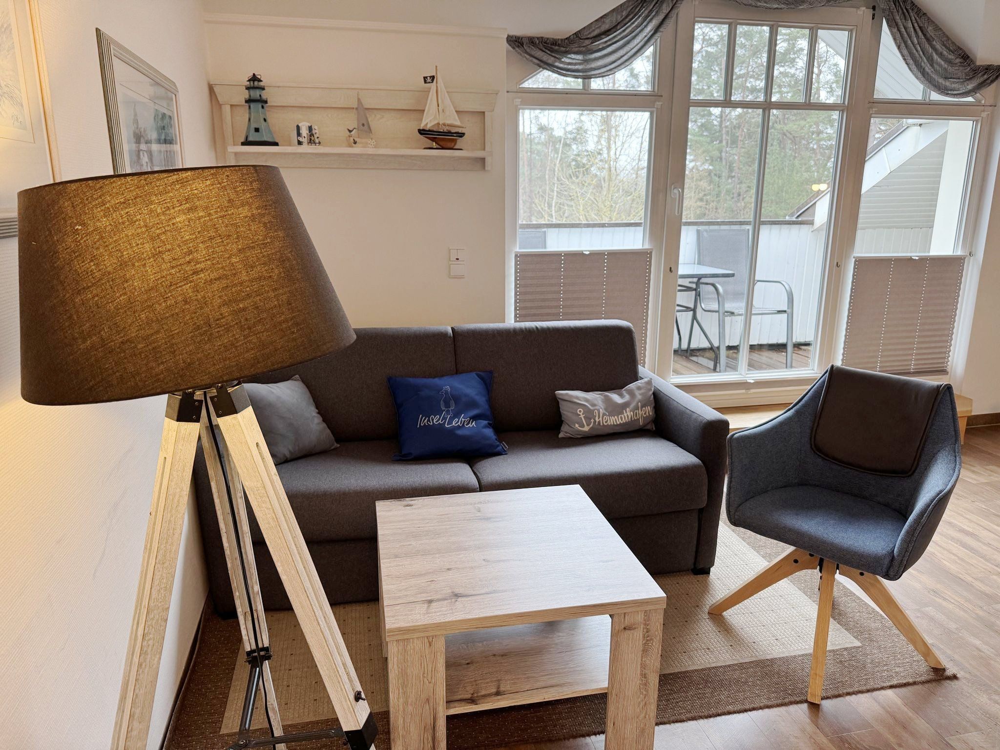 Dünenpark Binz Komfort Ferienwohnung mit 1 Schlafzimmer und Balkon im Dachgeschoss (283) Insel Rügen - Wohnzimmer