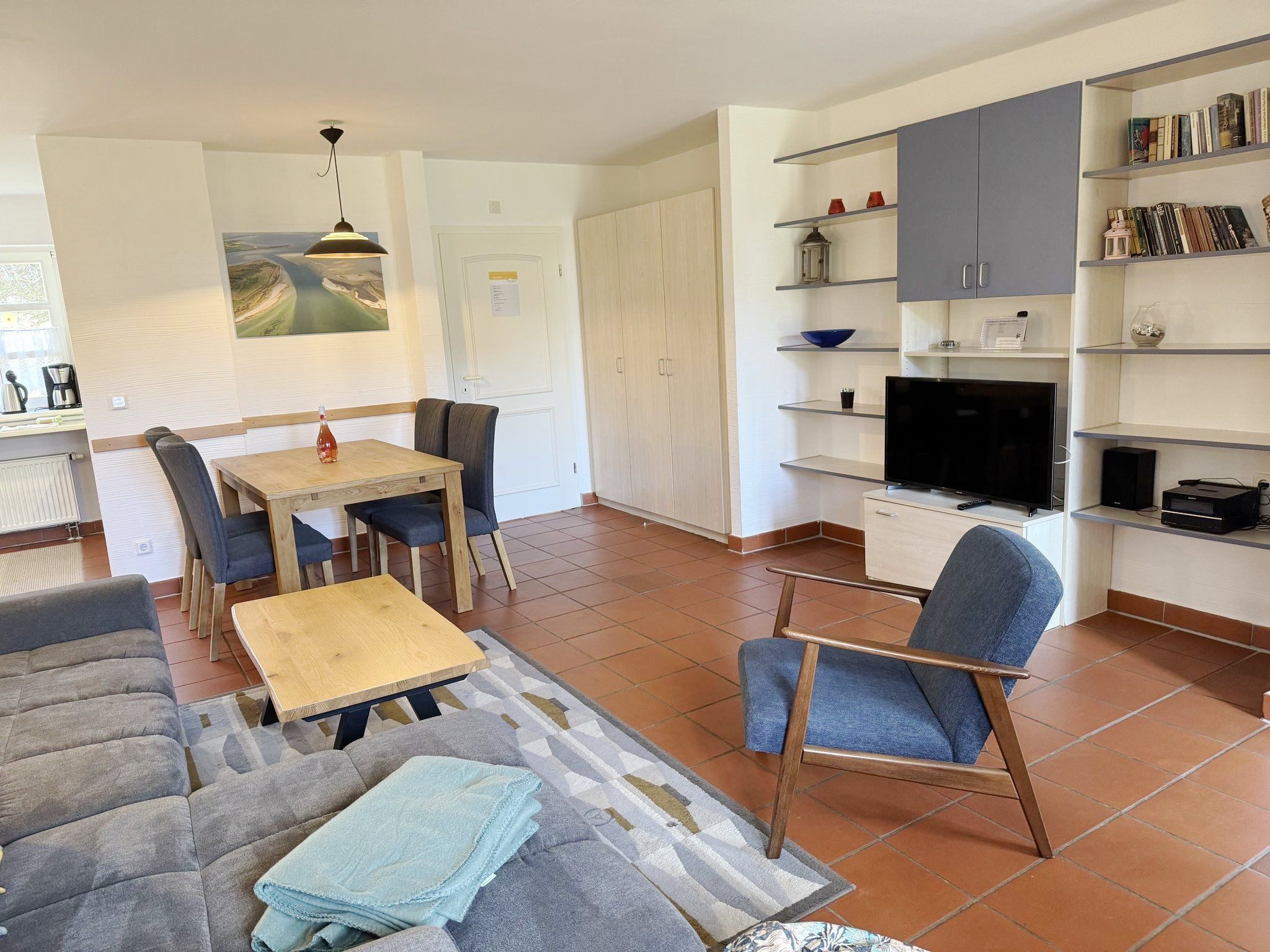 Feriendorf Rugana Budget Ferienwohnung mit 2 Schlafzimmern und Terrasse (A26) Insel Rügen - Wohnzimmer