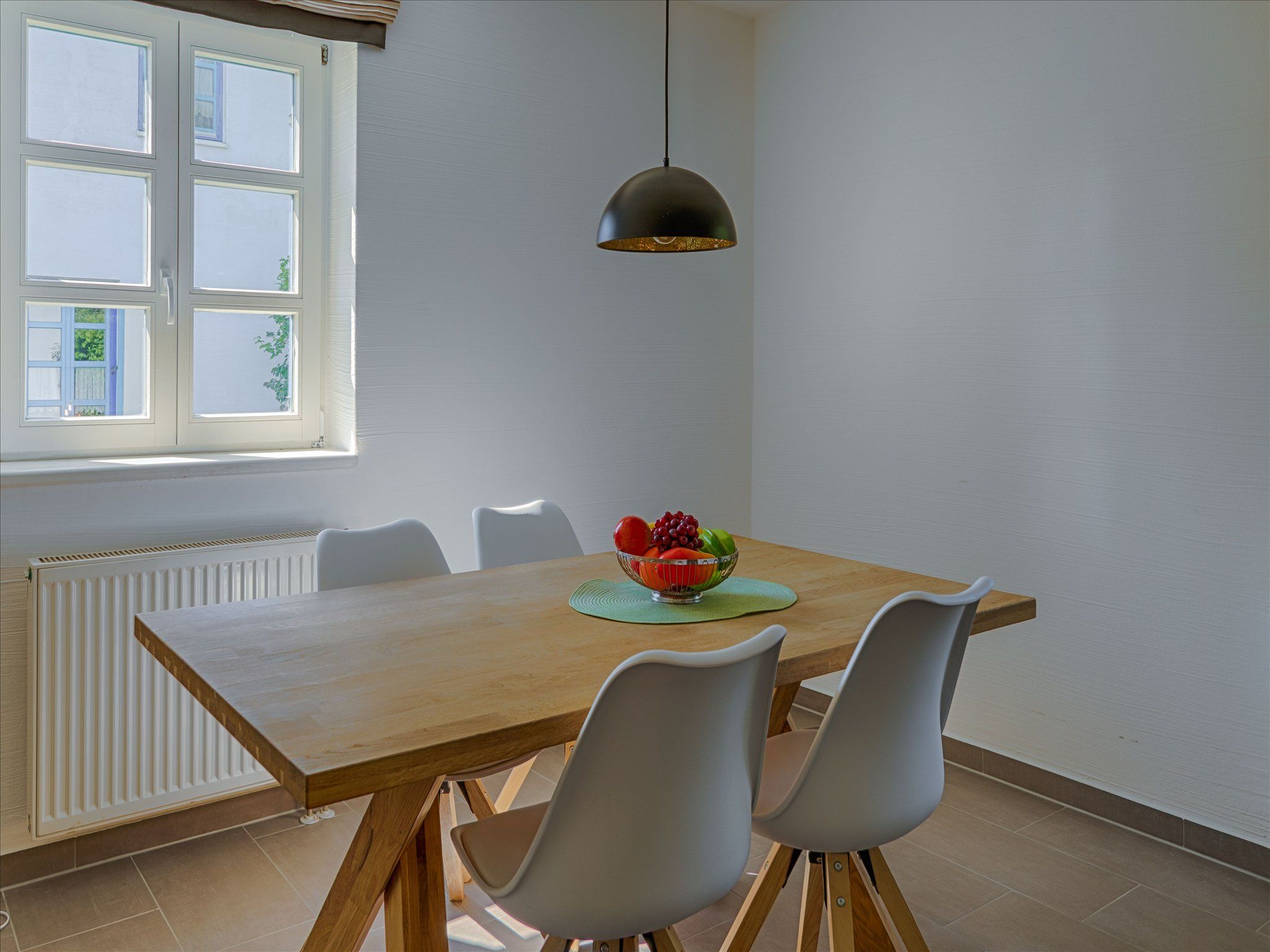 Feriendorf Rugana Komfort Ferienwohnung mit 1 Schlafzimmer und Terrasse (A55) Insel Rügen - Wohnzimmer