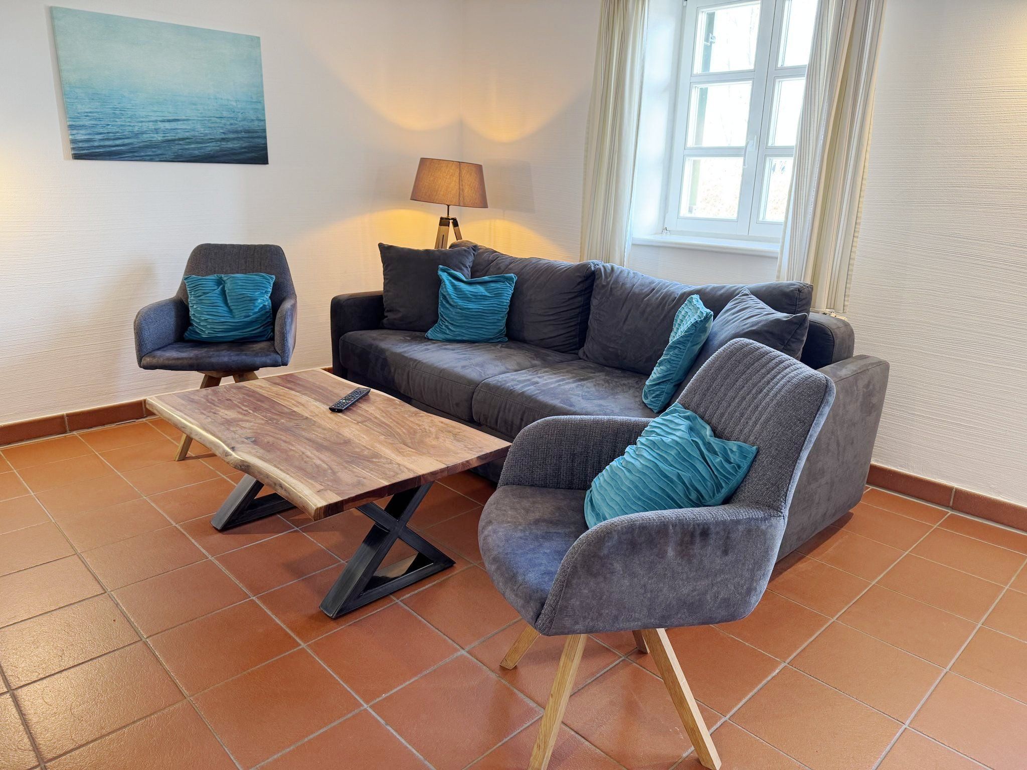 Feriendorf Rugana Klassik Ferienwohnung mit 1 Schlafzimmer und Terrasse (B05) Insel Rügen - Wohnzimmer